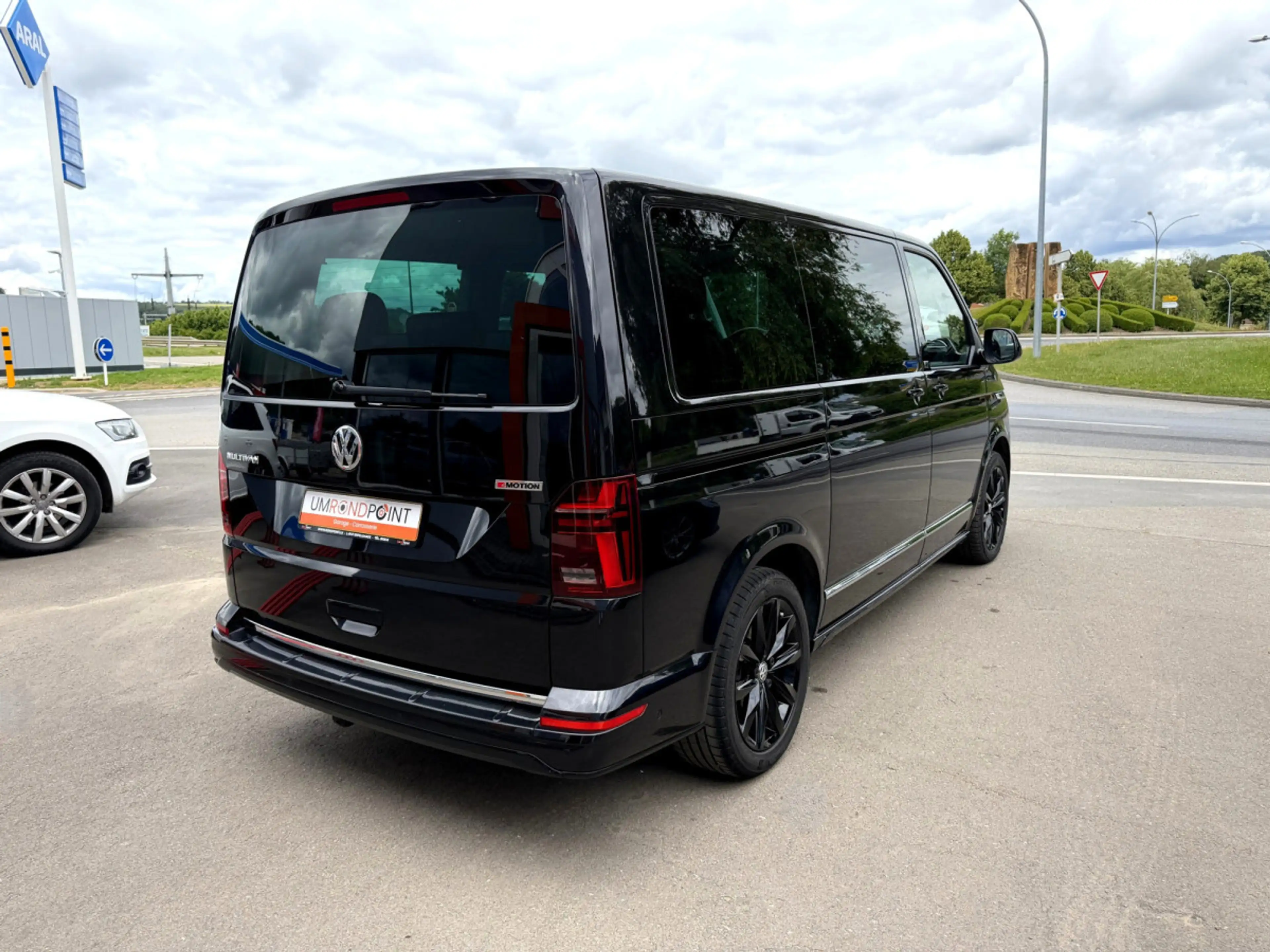 Volkswagen T6.1 Multivan 2.0 TDI 204 ch 4MOTION Generation Six — photo 8