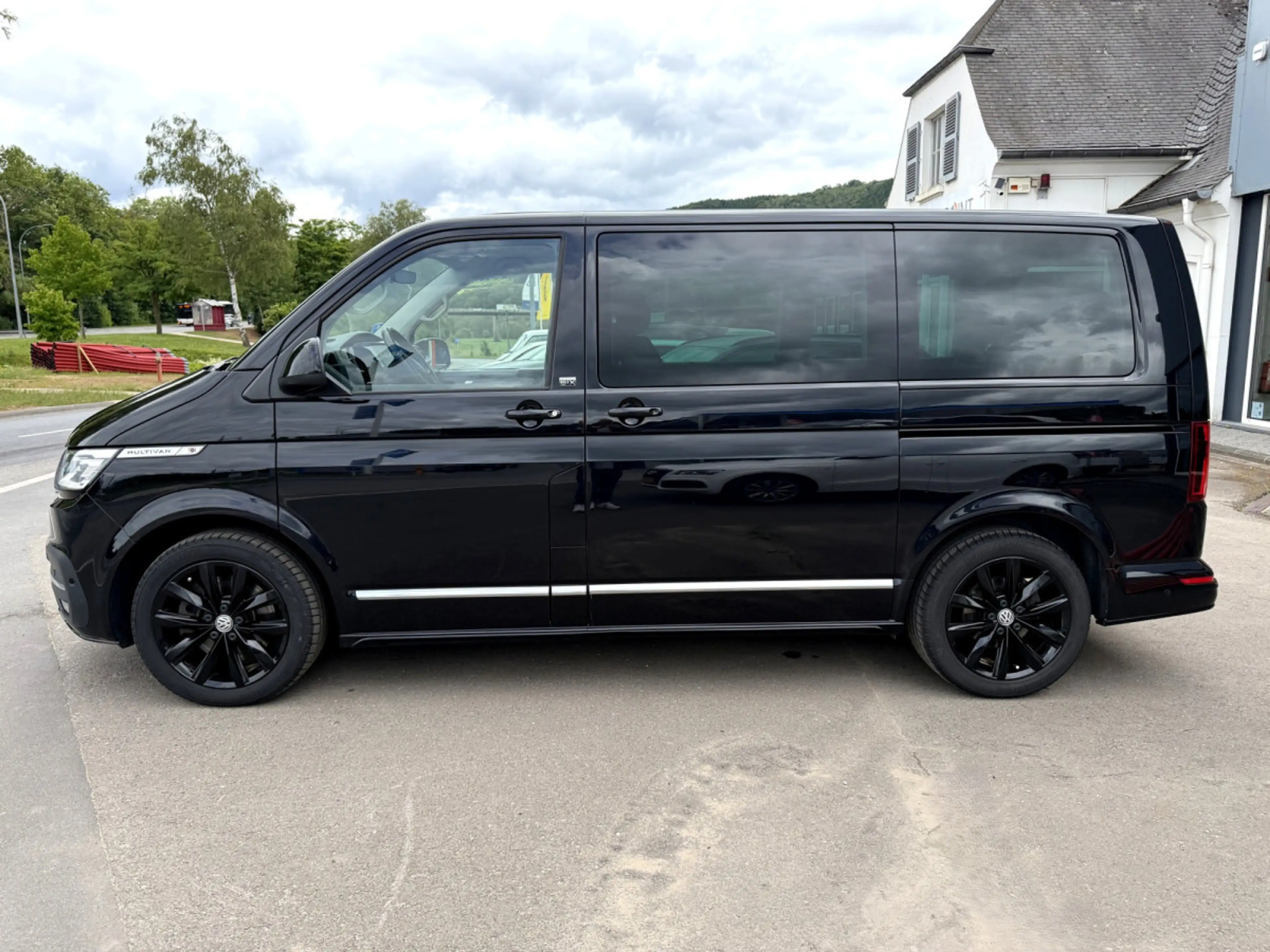 Volkswagen T6.1 Multivan 2.0 TDI 204 ch 4MOTION Generation Six — photo 4