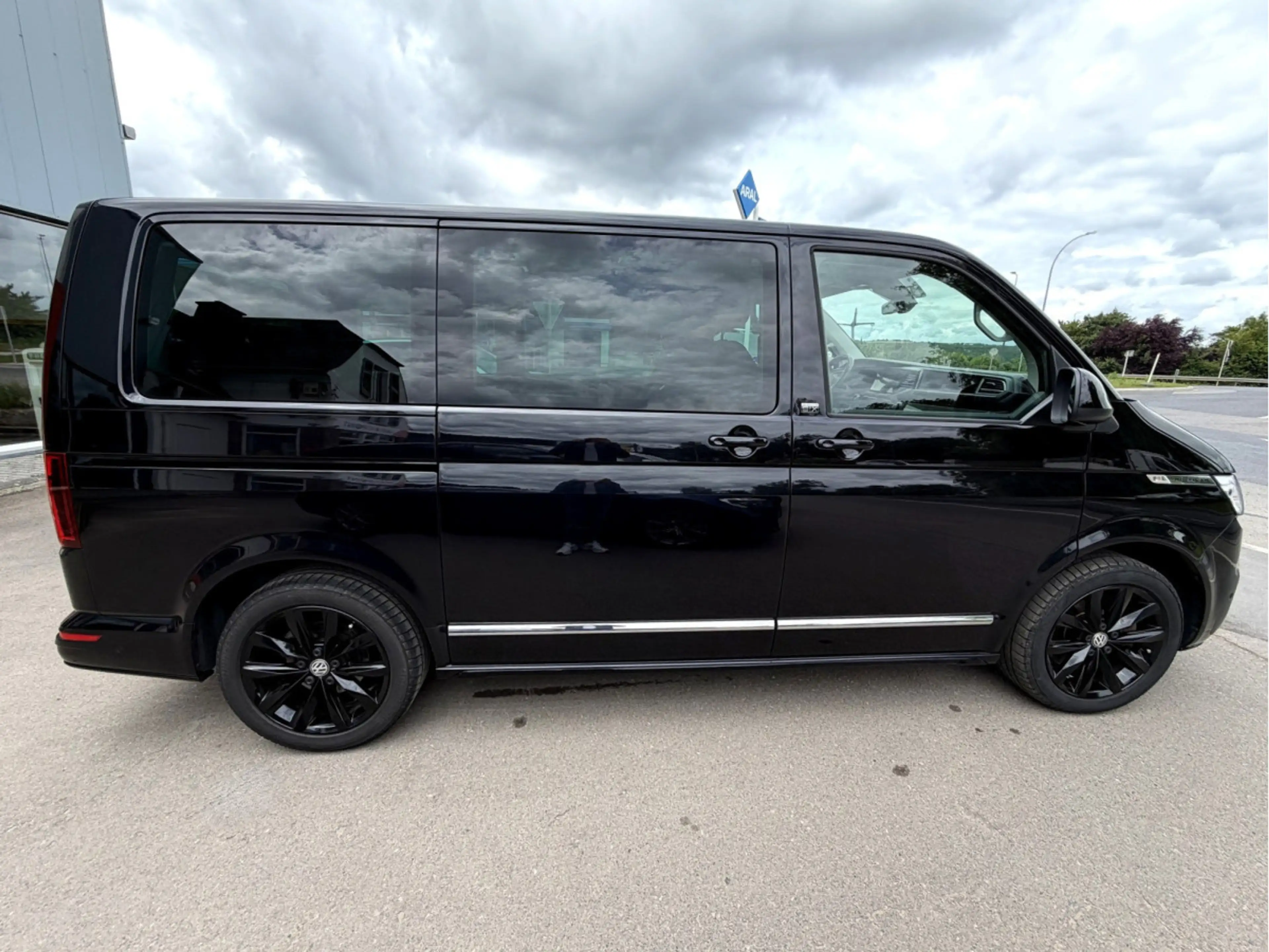 Volkswagen T6.1 Multivan 2.0 TDI 204 ch 4MOTION Generation Six — photo 5