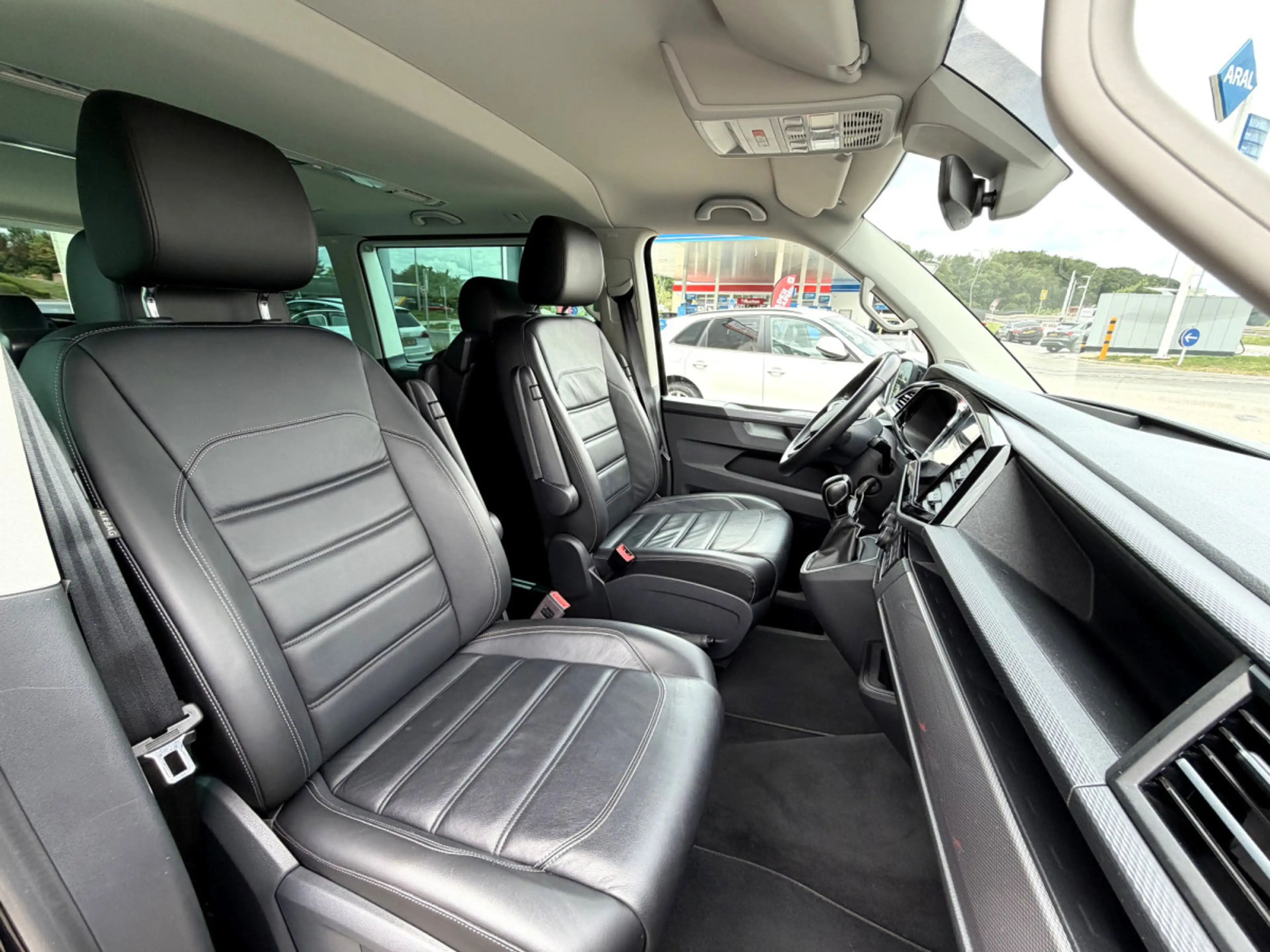 Volkswagen T6.1 Multivan 2.0 TDI 204 ch 4MOTION Generation Six — photo 15