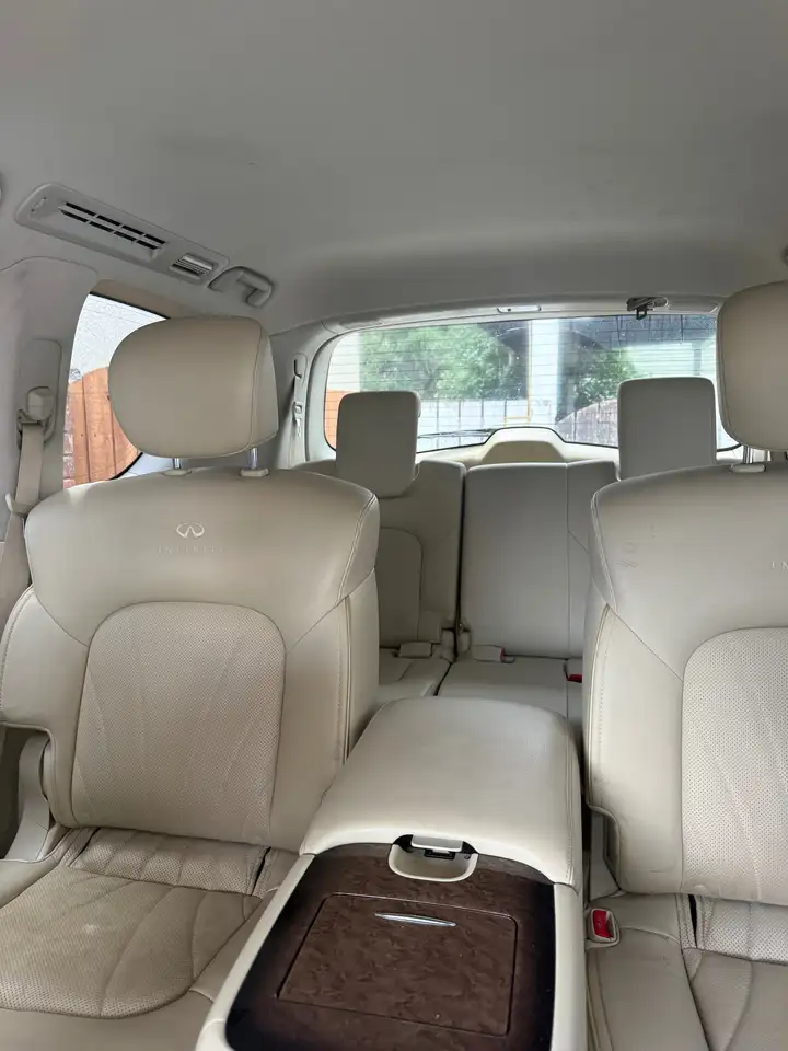 Infiniti QX56 photo Infiniti QX56
