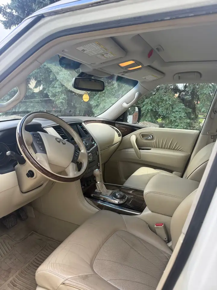 Infiniti QX56 photo Infiniti QX56