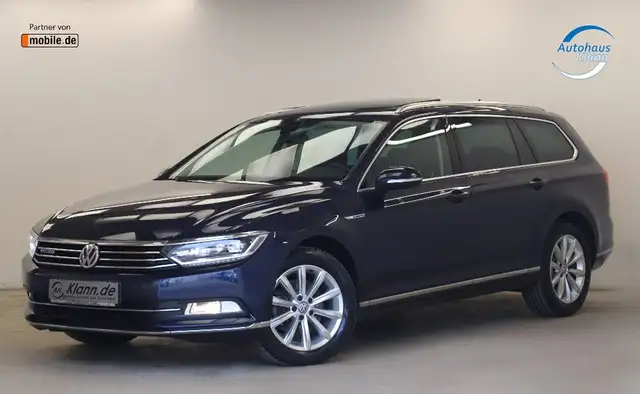 Volkswagen Passat view 3