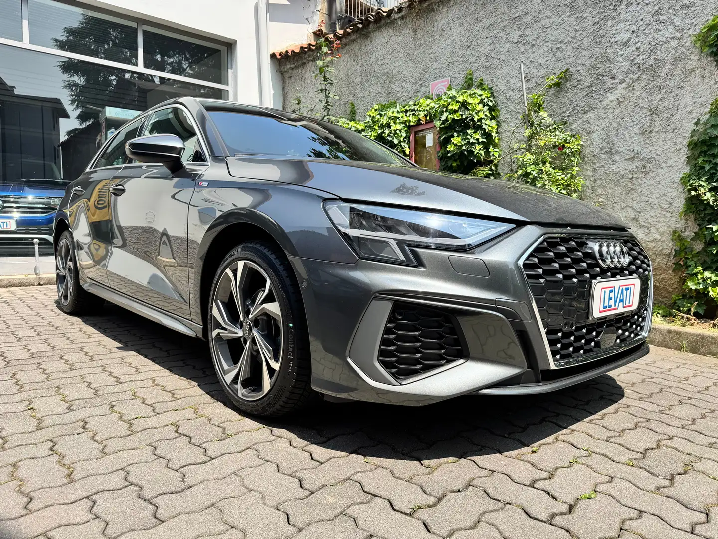 Audi A3 A3 Sportback 30 1.5 g-tron S line edition s-tronic Gris - 1
