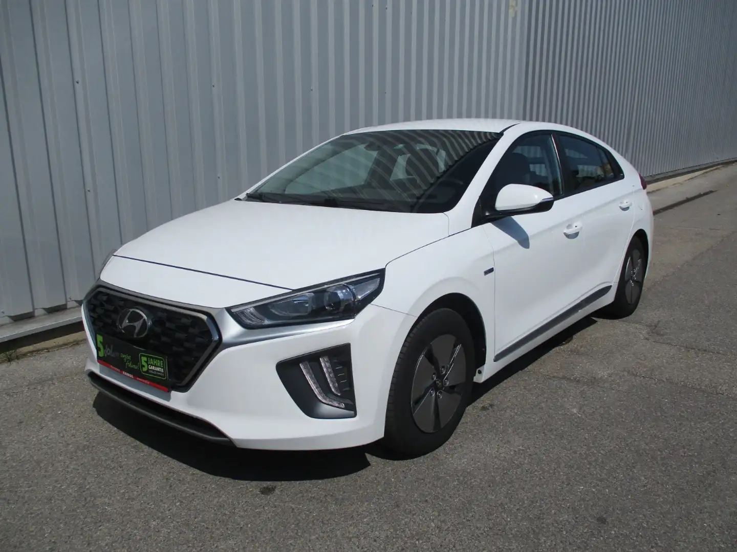 Hyundai IONIQ 1.6 GDi Plug-In PHEV Level 4 DCT Aut. Weiß - 2