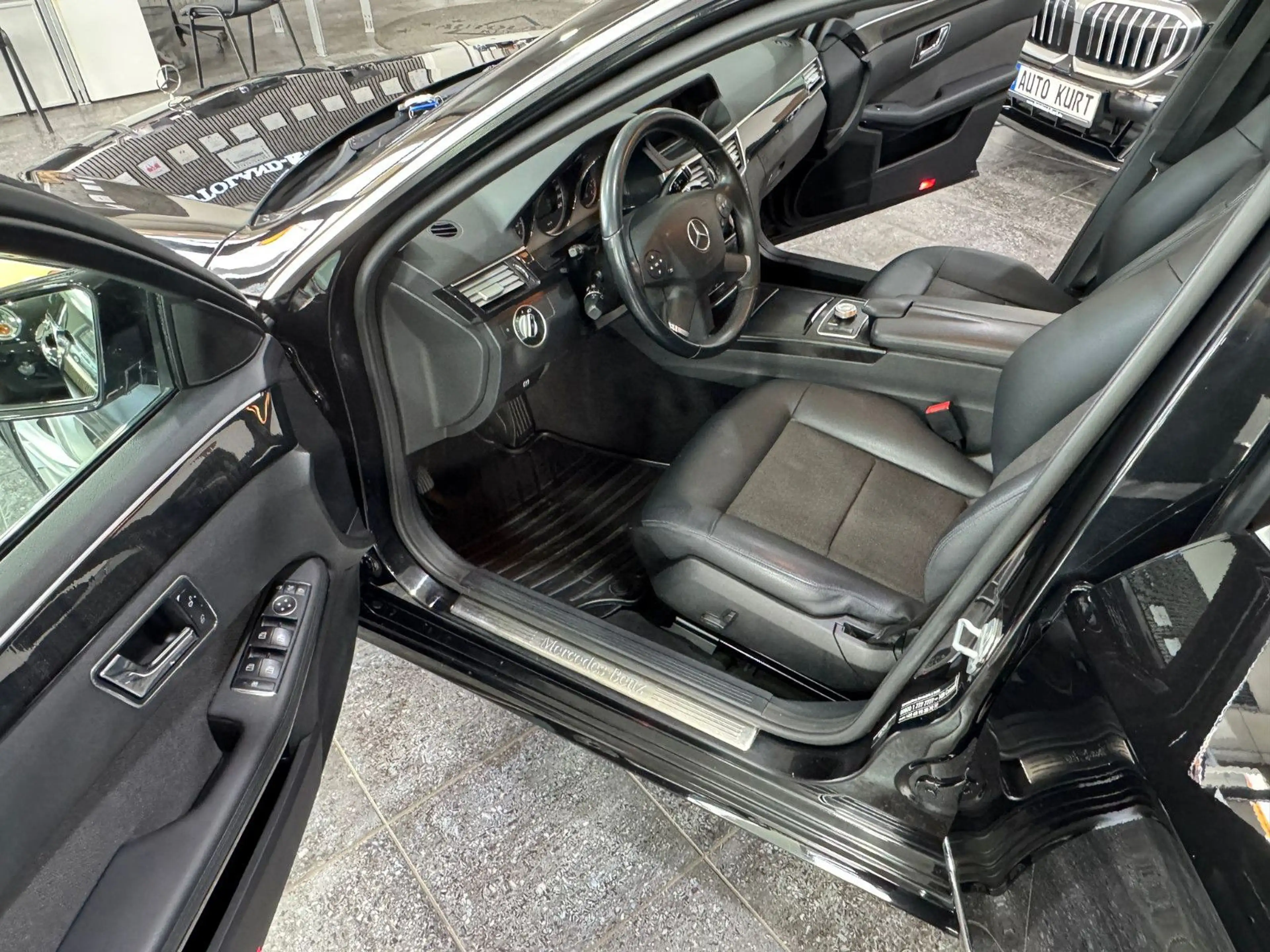 Mercedes-Benz E 250 CDI*7G*Avantg*STHZ*ILS*Leder*Xenon*Navi* — photo 11
