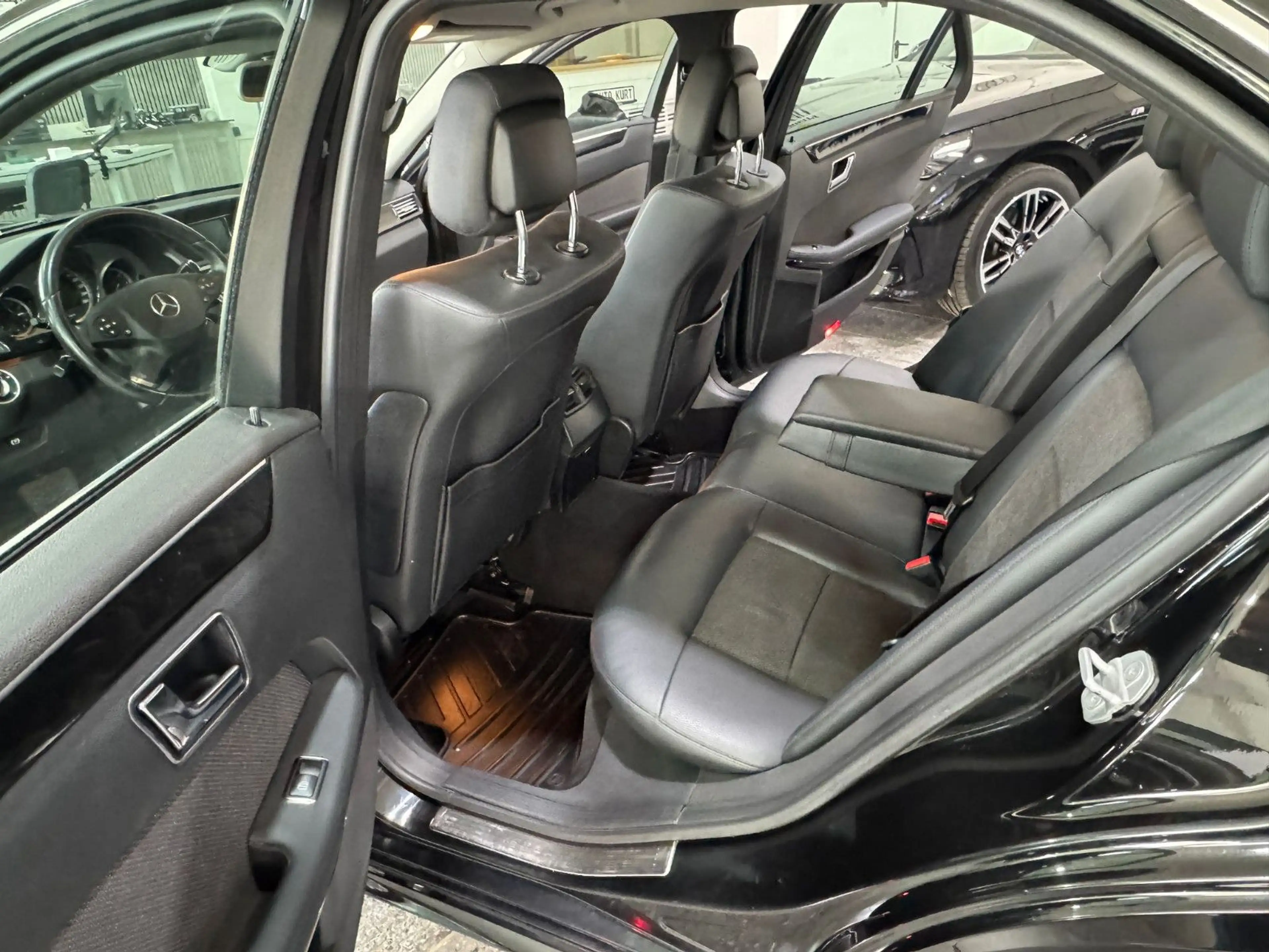 Mercedes-Benz E 250 CDI*7G*Avantg*STHZ*ILS*Leder*Xenon*Navi* — photo 15