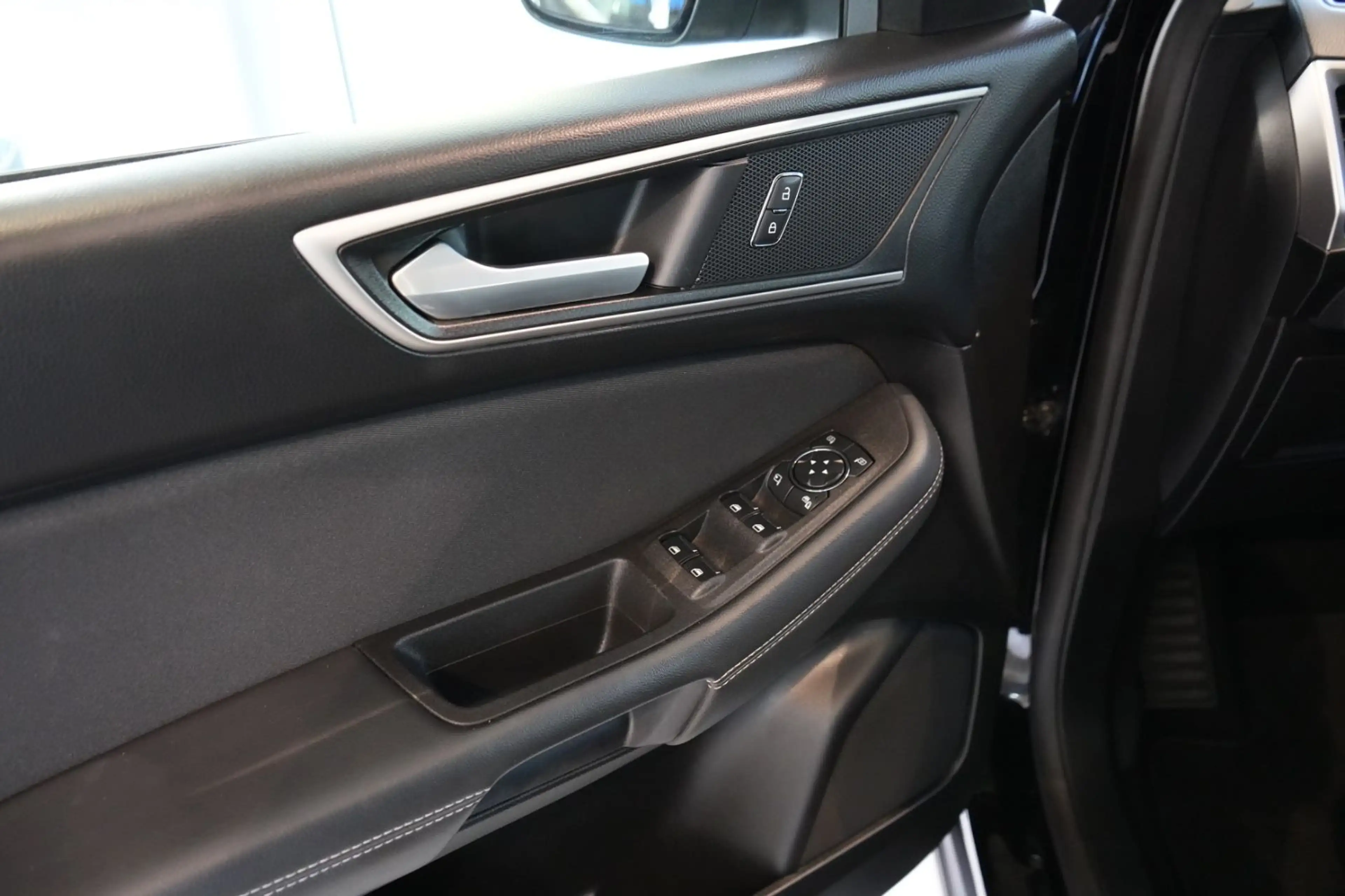 Ford S-Max S-MAX Trend — photo 13