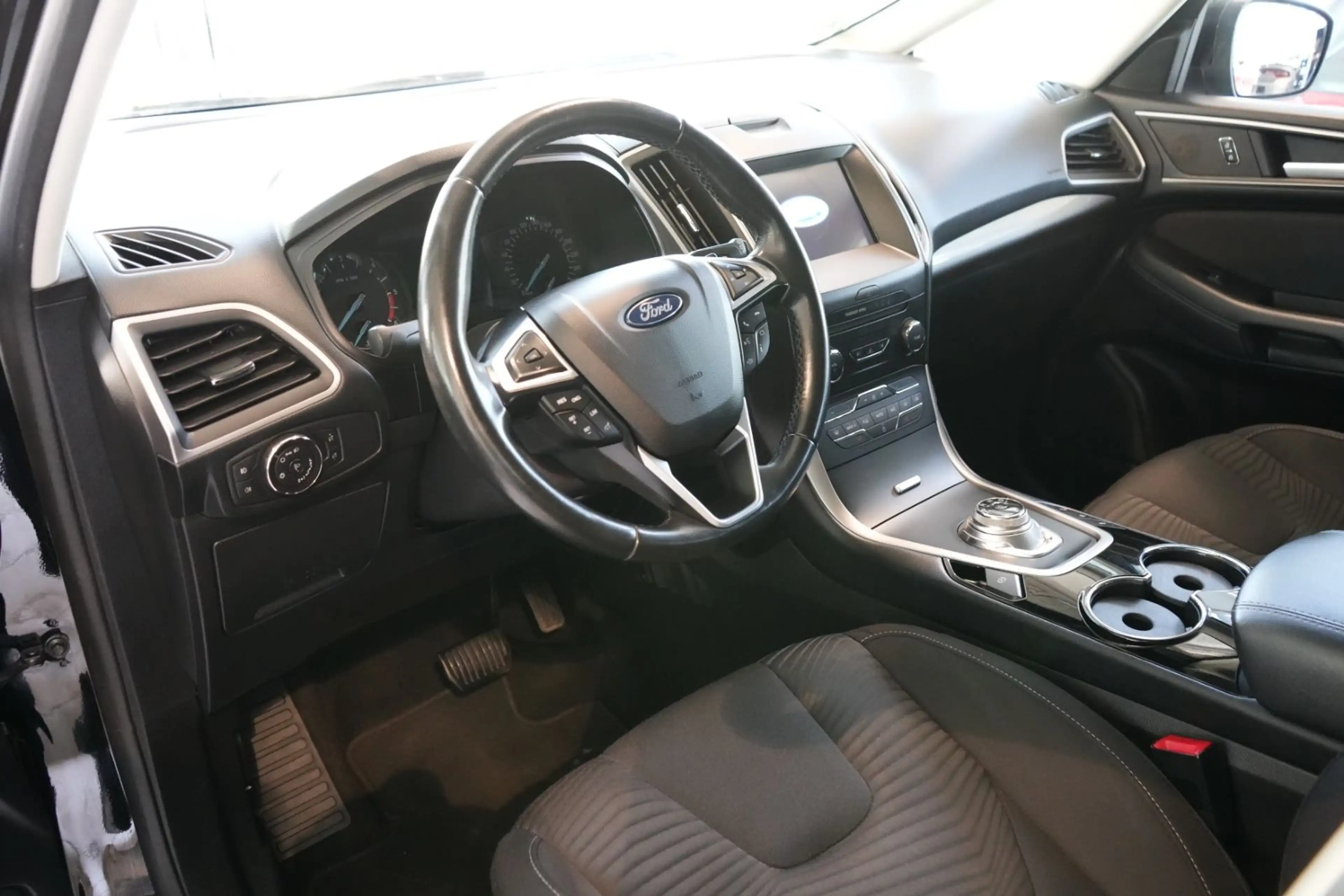 Ford S-Max S-MAX Trend — photo 6