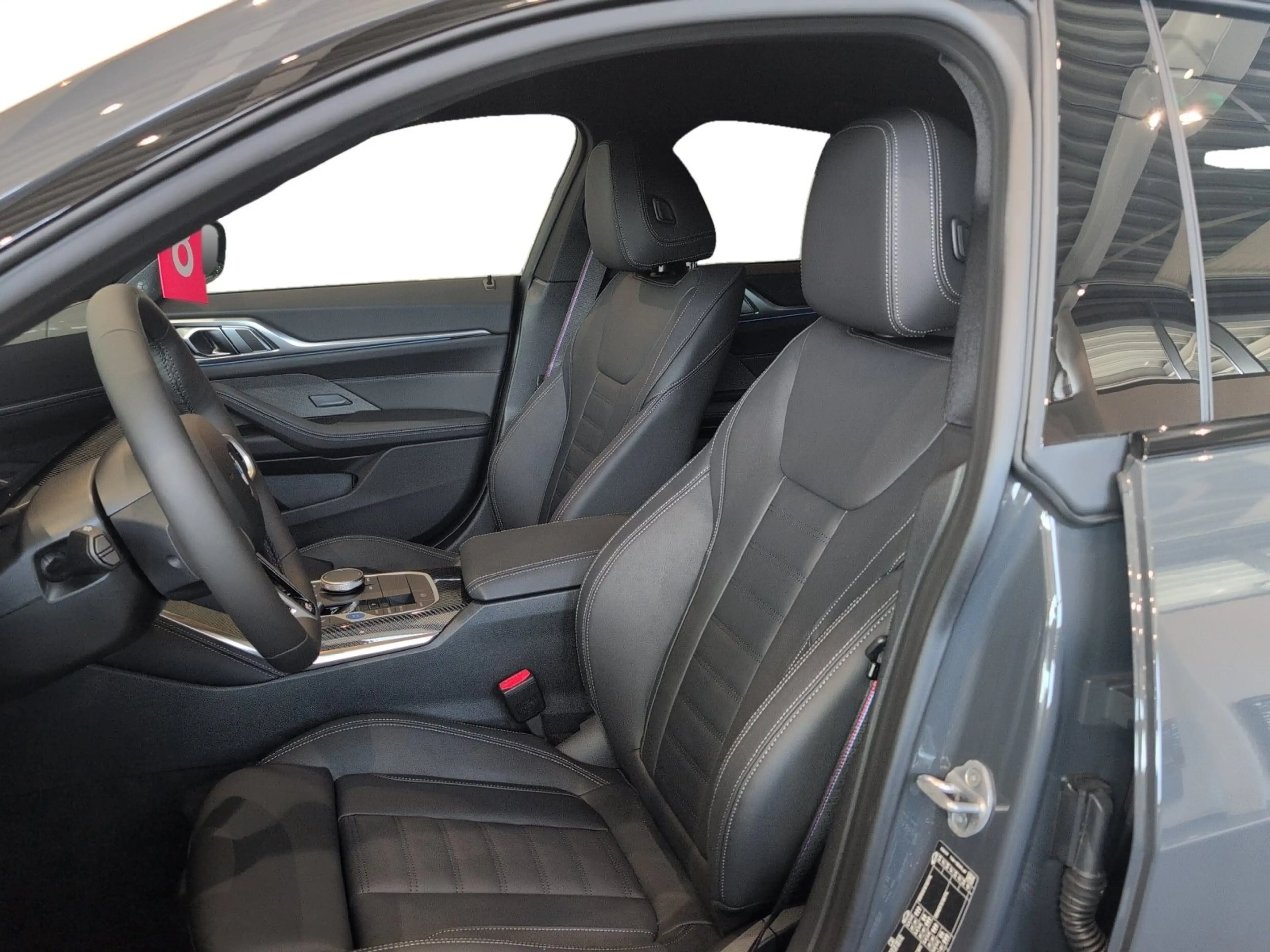 BMW i4 eDrive40 — photo 11