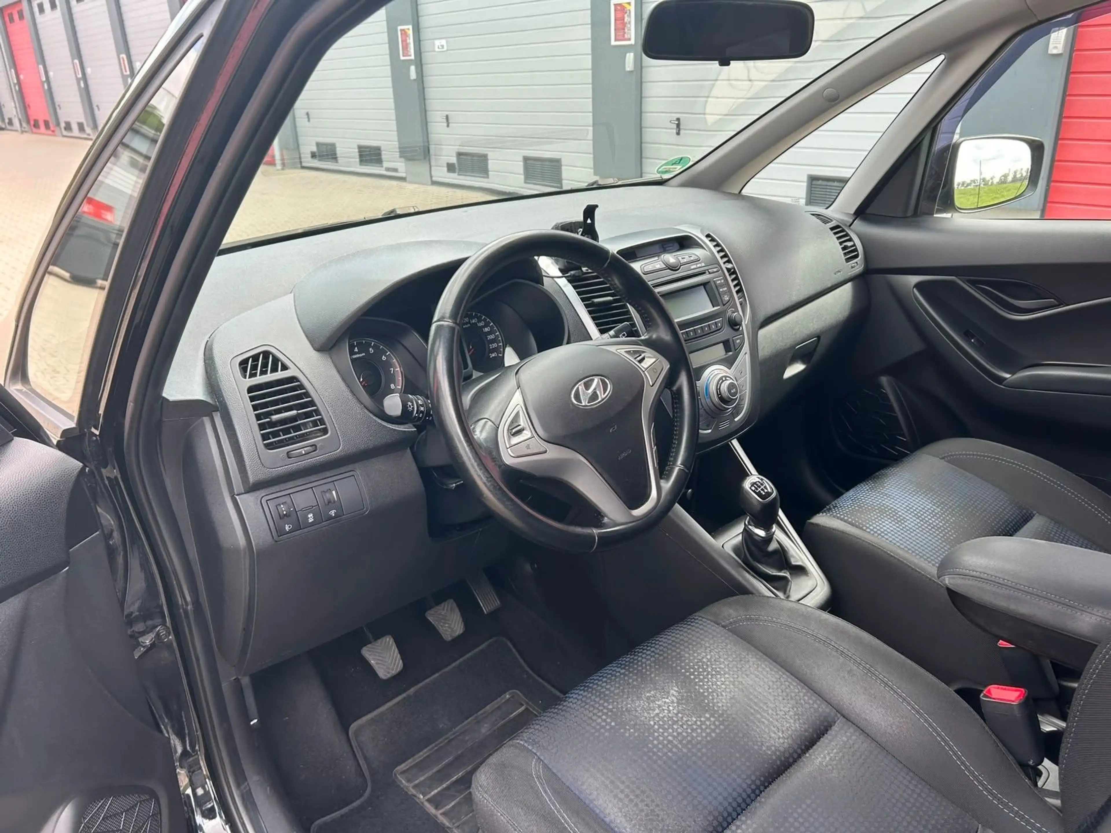Hyundai iX20 Star Edition 1.4,Klima,Vollscheckheft — photo 29