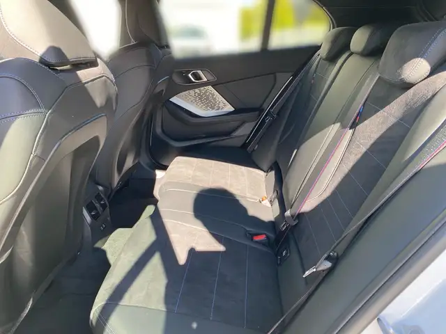BMW 1 Series view 11