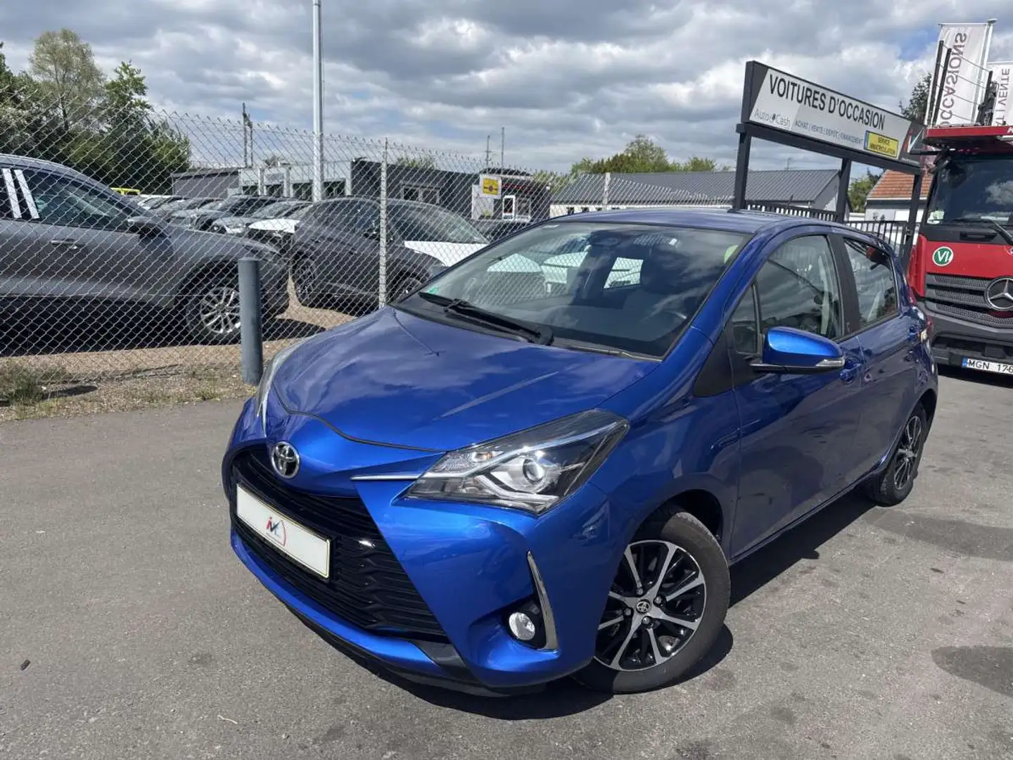 Toyota Yaris 1.5 TEAM 112CV Blauw - 1
