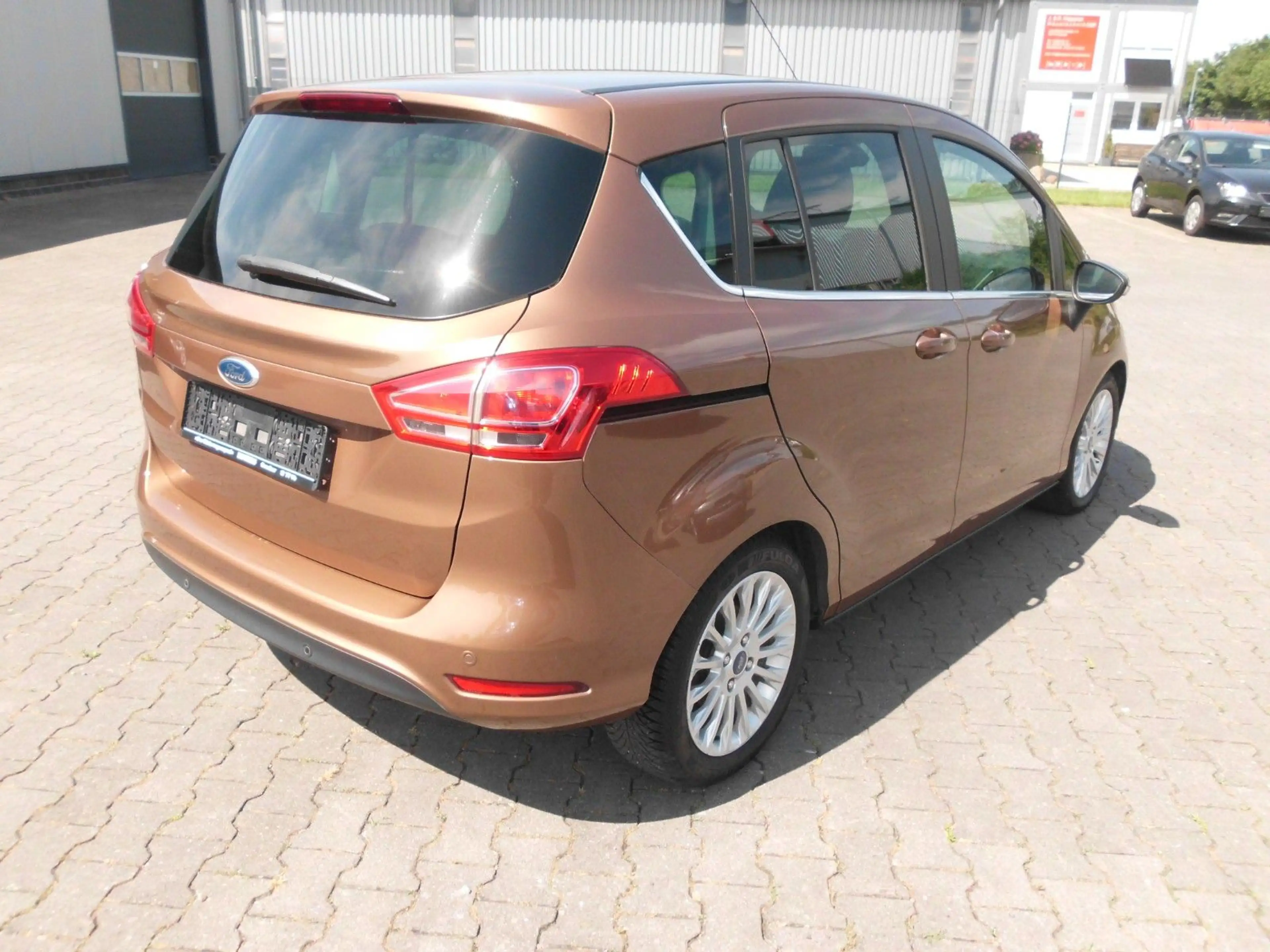 Ford B-Max 1,6 77kW Titanium PowerShift AUTOMATIK 2.H — photo 8