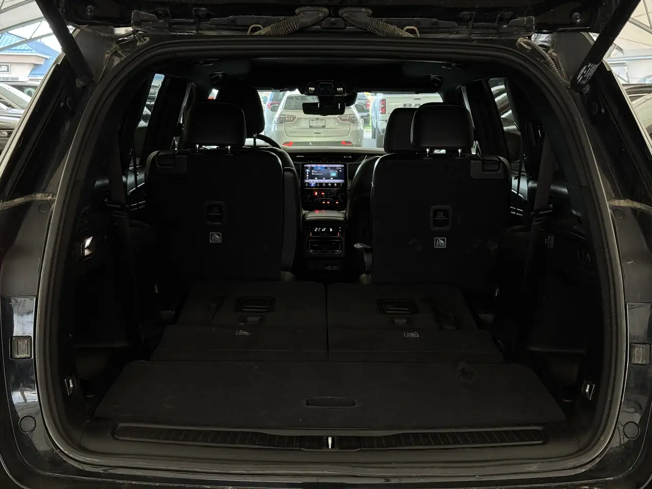 Jeep Grand Cherokee снимка Jeep Grand Cherokee