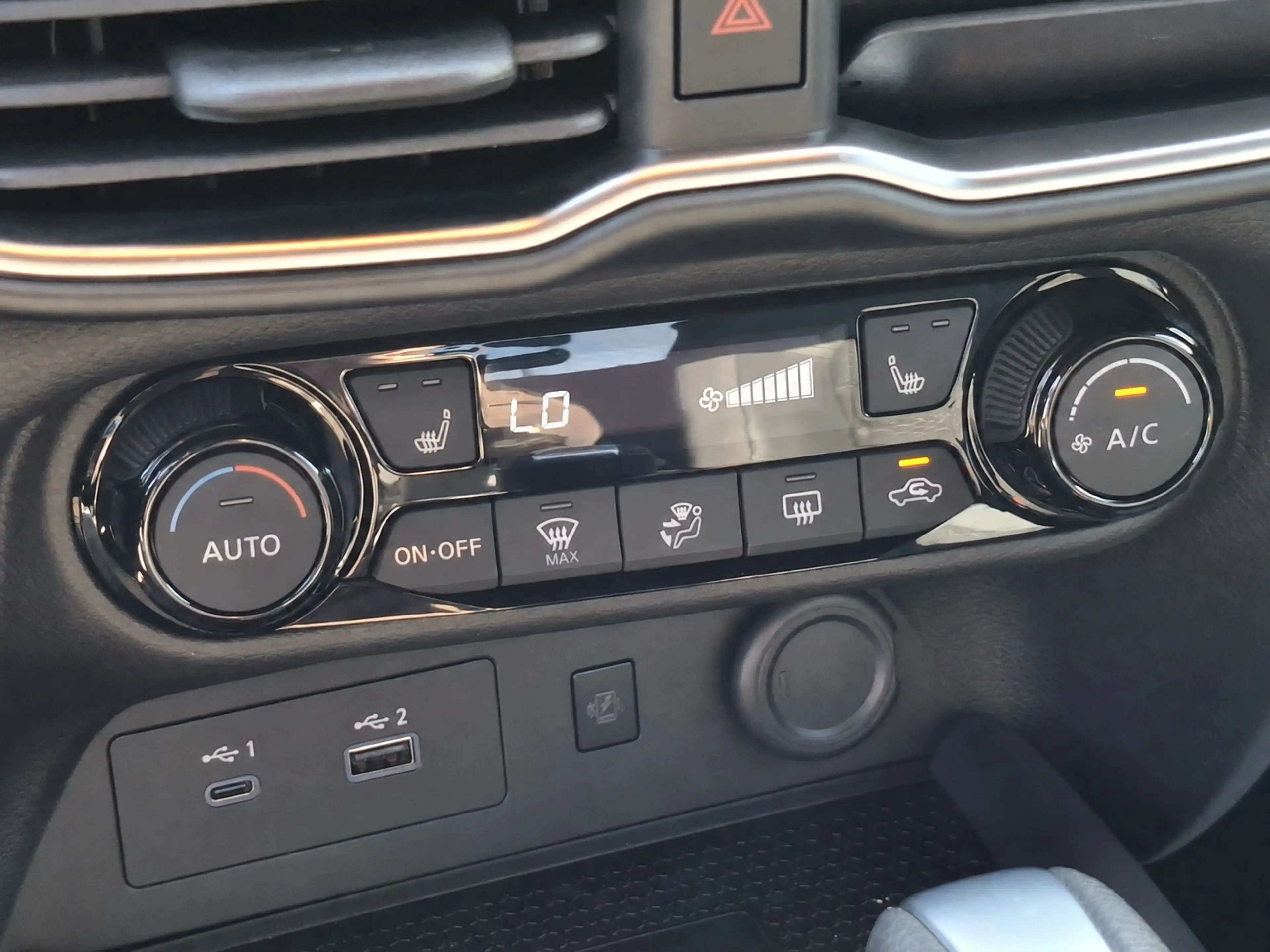 Nissan Juke 1.0 DIG-T N-Design automaat / navigatie / camera — photo 15
