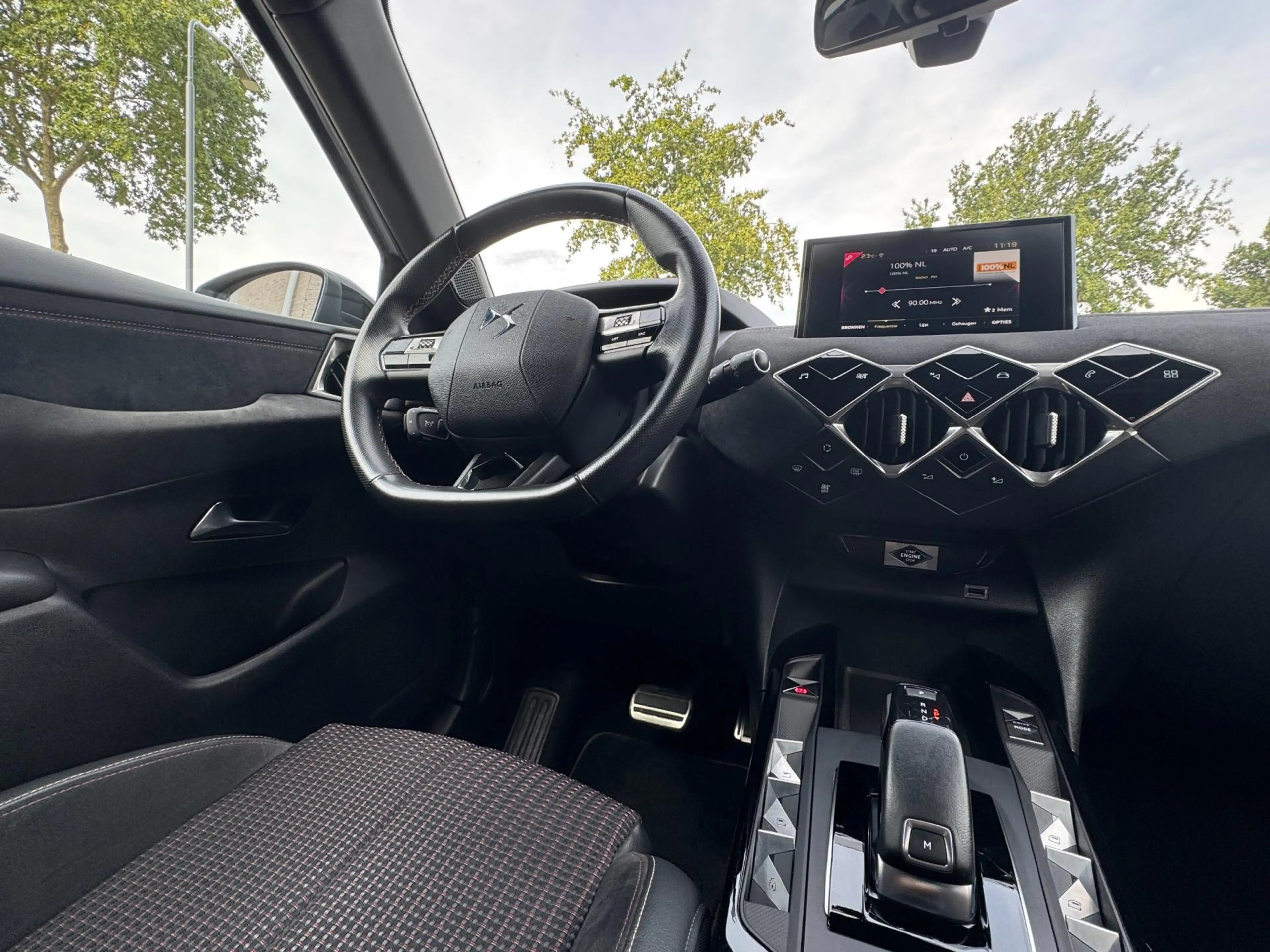 DS Automobiles DS 3 Crossback 1.2 PureTech Business AUTOMAAT / PDC / CARPLAY / C — photo 12