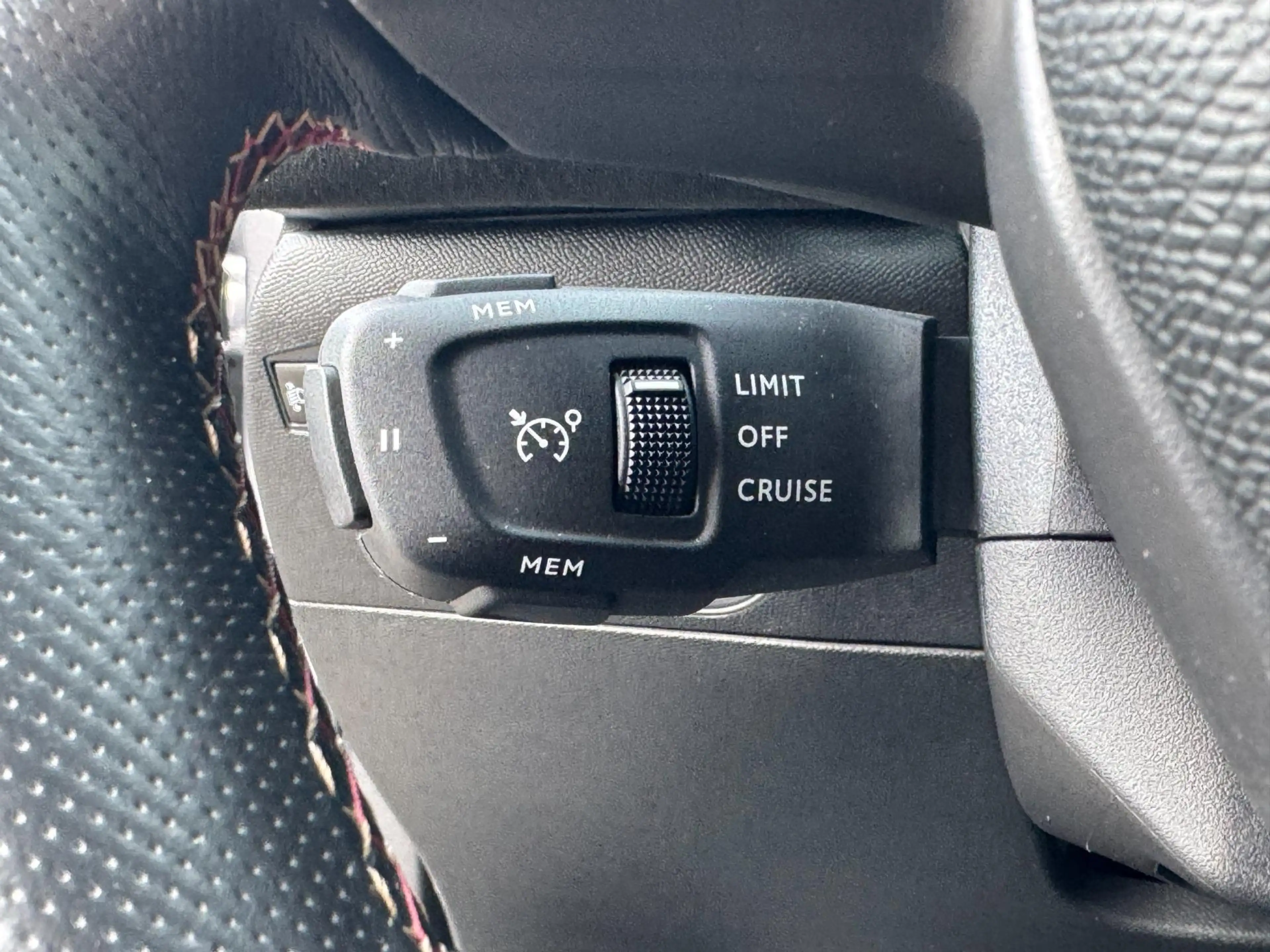 DS Automobiles DS 3 Crossback 1.2 PureTech Business AUTOMAAT / PDC / CARPLAY / C — photo 15
