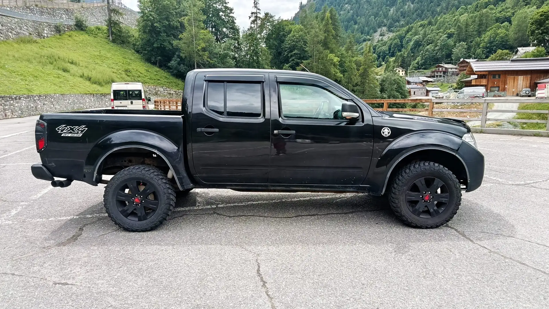 Nissan Navara Navara 2.5 dci d.cab XE Nero - 1