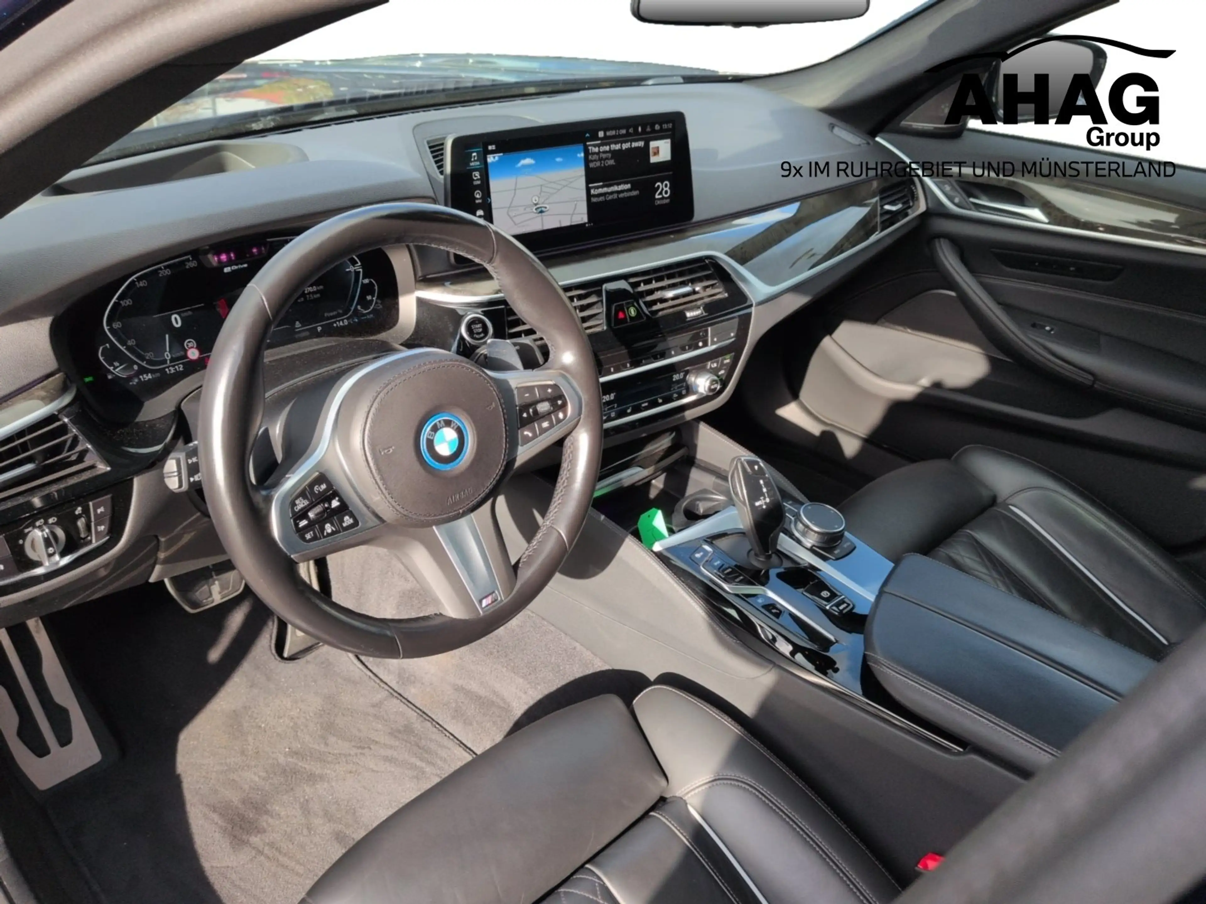 BMW 545 e xDrive Limousine — photo 8