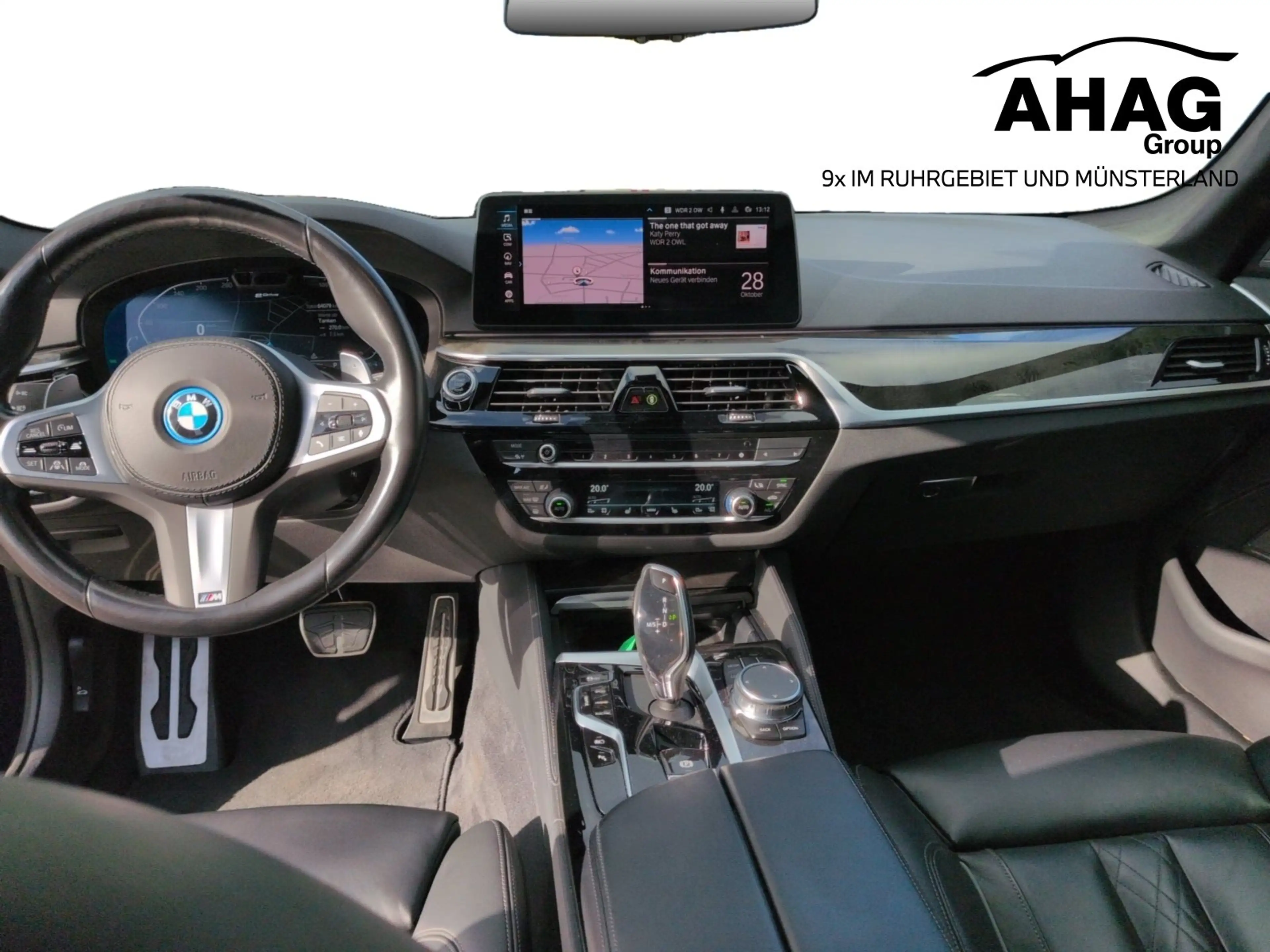 BMW 545 e xDrive Limousine — photo 9