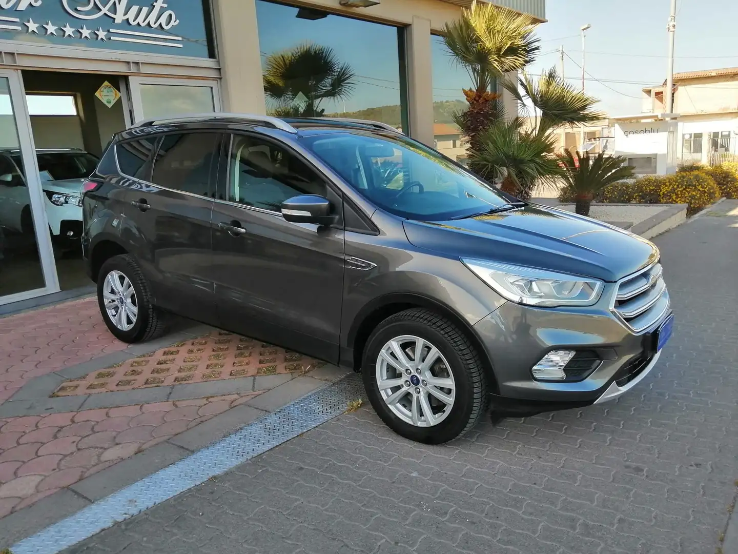 Ford Kuga 2.0 TDCI BUSINESS S&S 2WD 150CV Grigio - 2