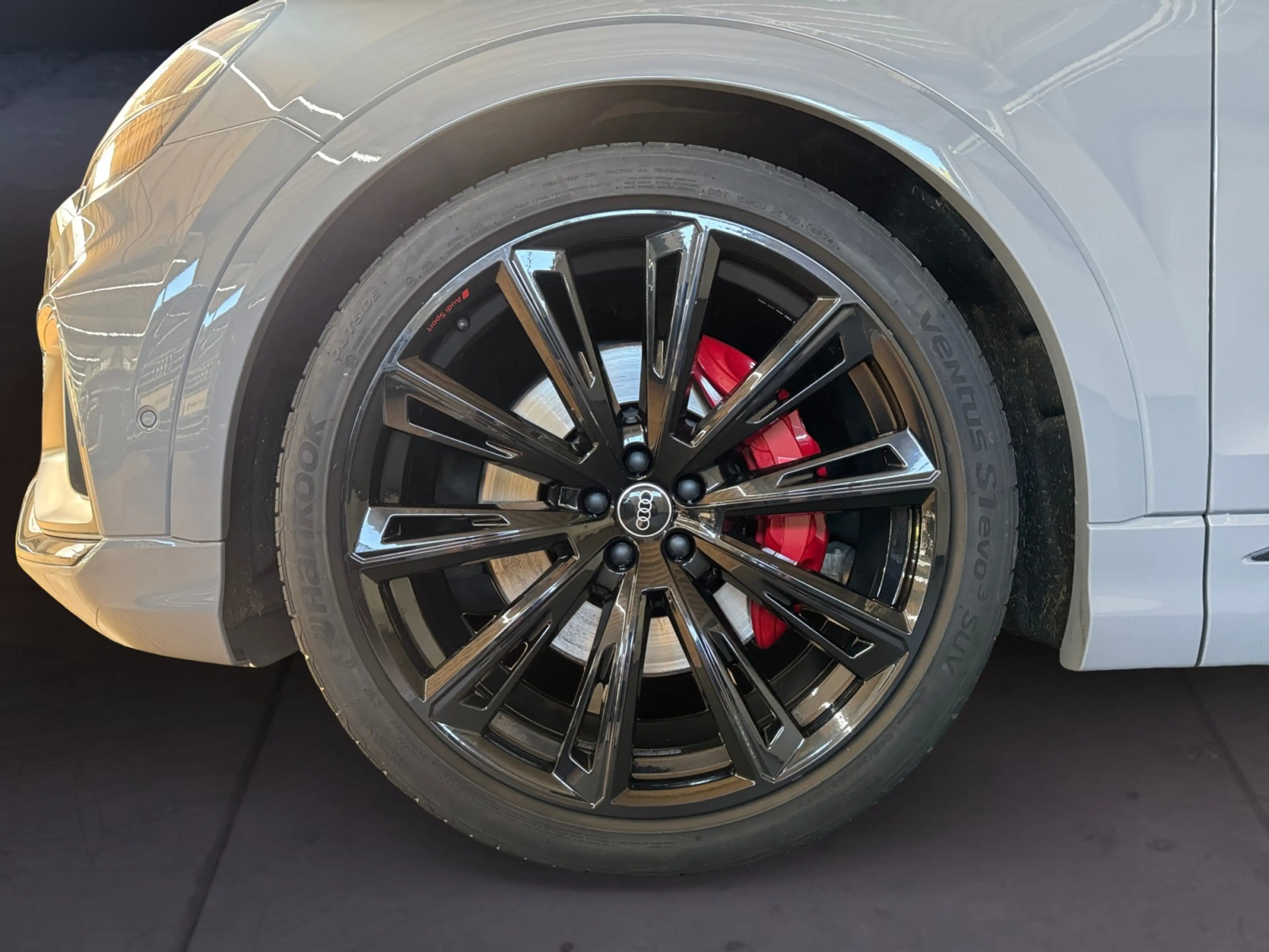 Audi SQ8 4.0 TFSI quattro AHK Pano Carbon Nachtsicht ACC 3 — photo 7
