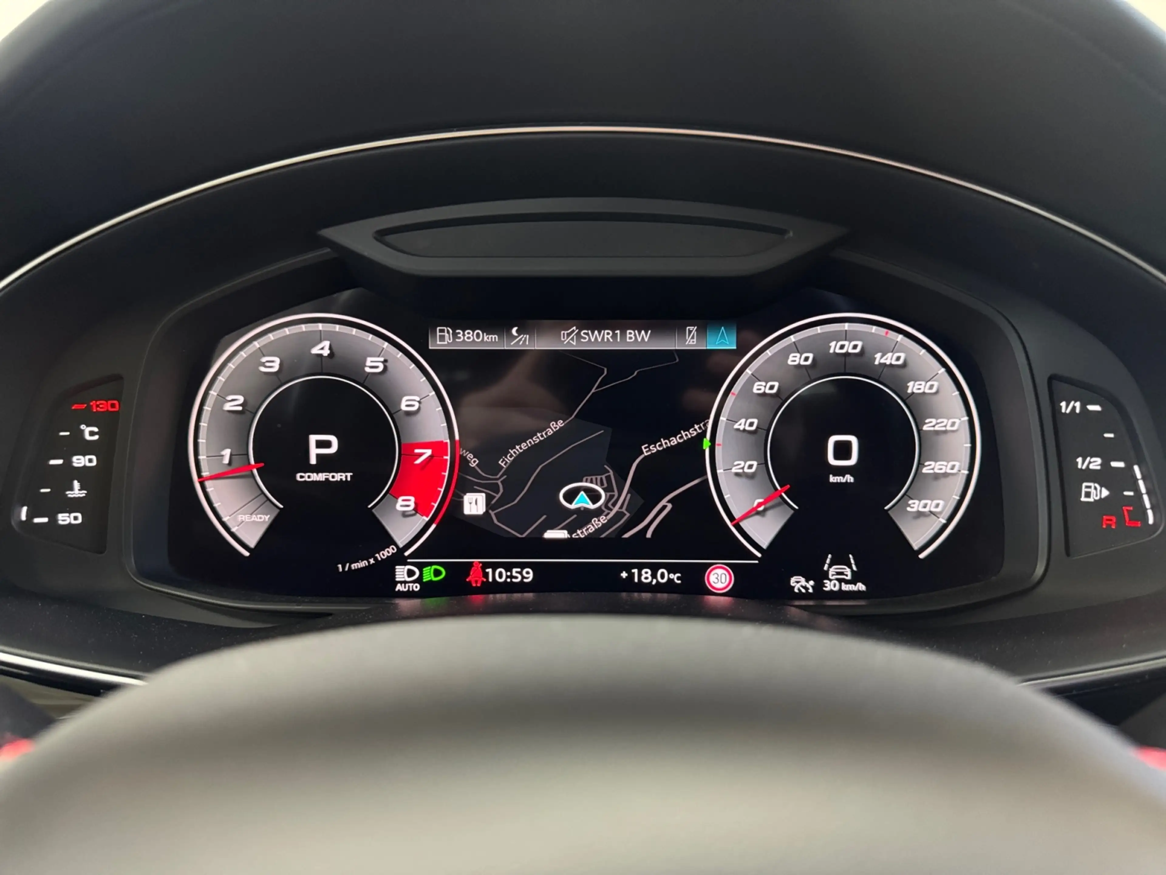 Audi SQ8 4.0 TFSI quattro AHK Pano Carbon Nachtsicht ACC 3 — photo 13