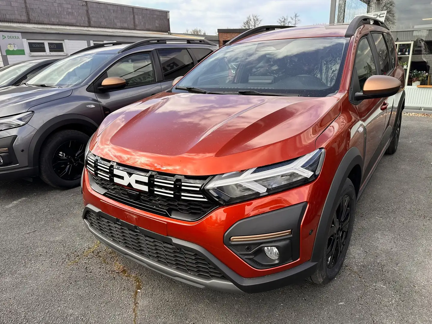 Dacia Jogger Extreme+ TCe 100 Eco-G 7-Sitzer Hnědá - 1