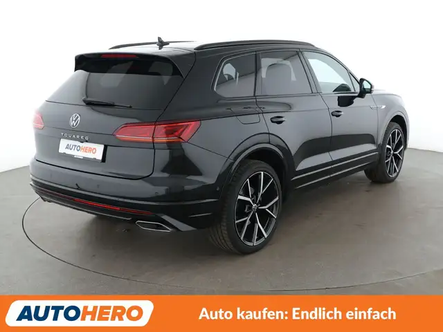 Volkswagen Touareg view 6
