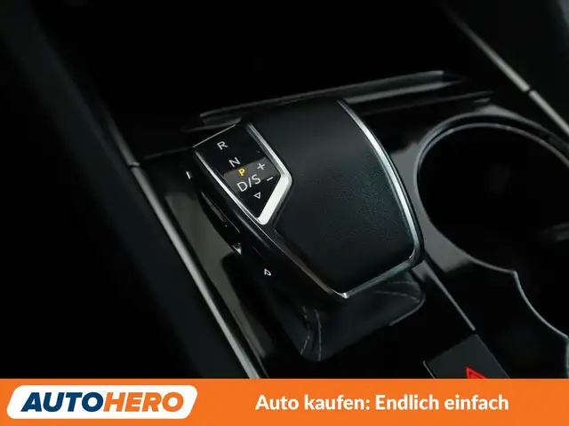 Volkswagen Touareg view 25