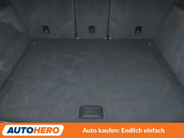 Volkswagen Touareg view 17