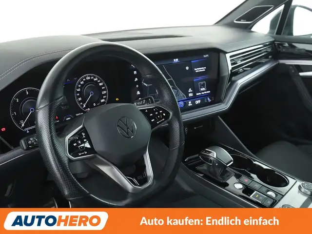 Volkswagen Touareg view 11