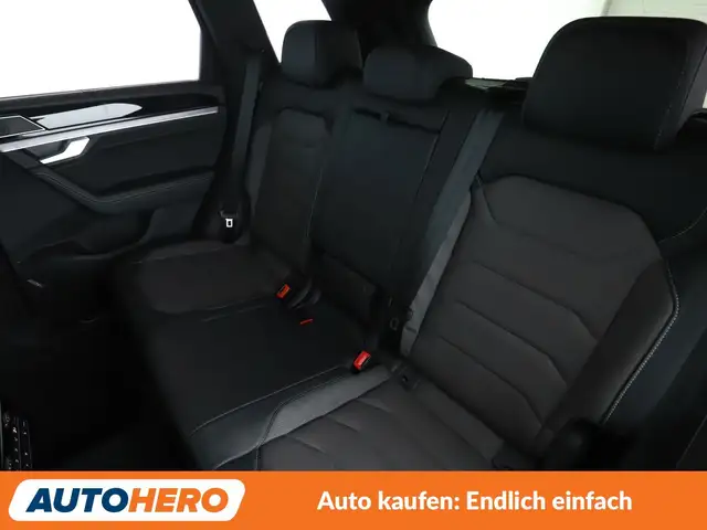 Volkswagen Touareg view 14