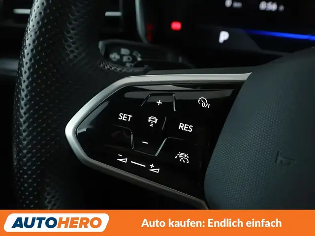 Volkswagen Touareg view 30