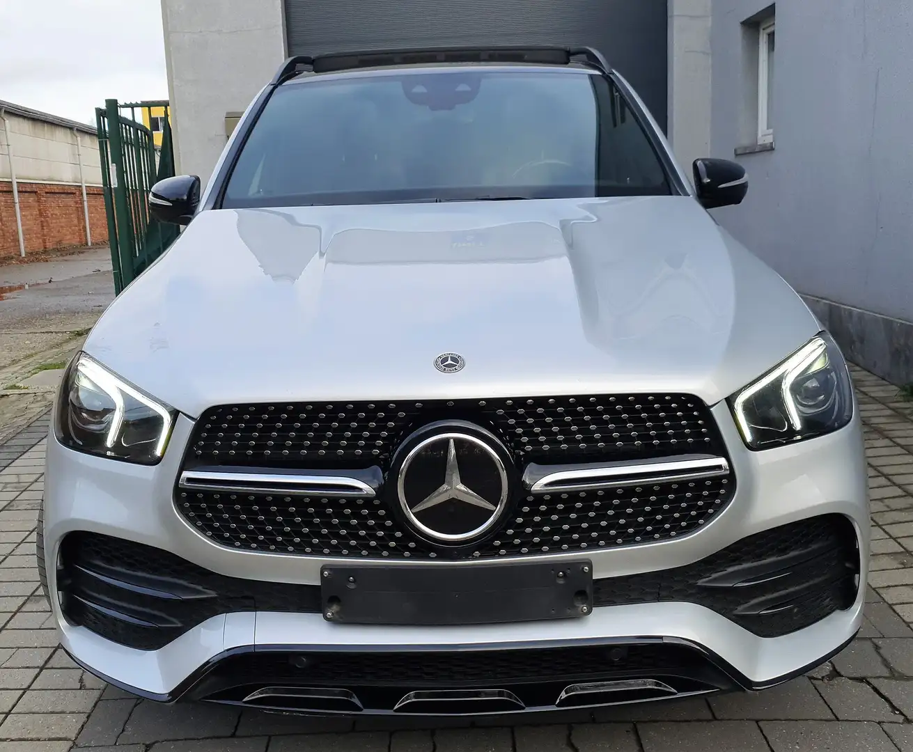 Mercedes-Benz GLE 300 d 2019 4 MATIC ***AMG-LINE*** Grijs - 2