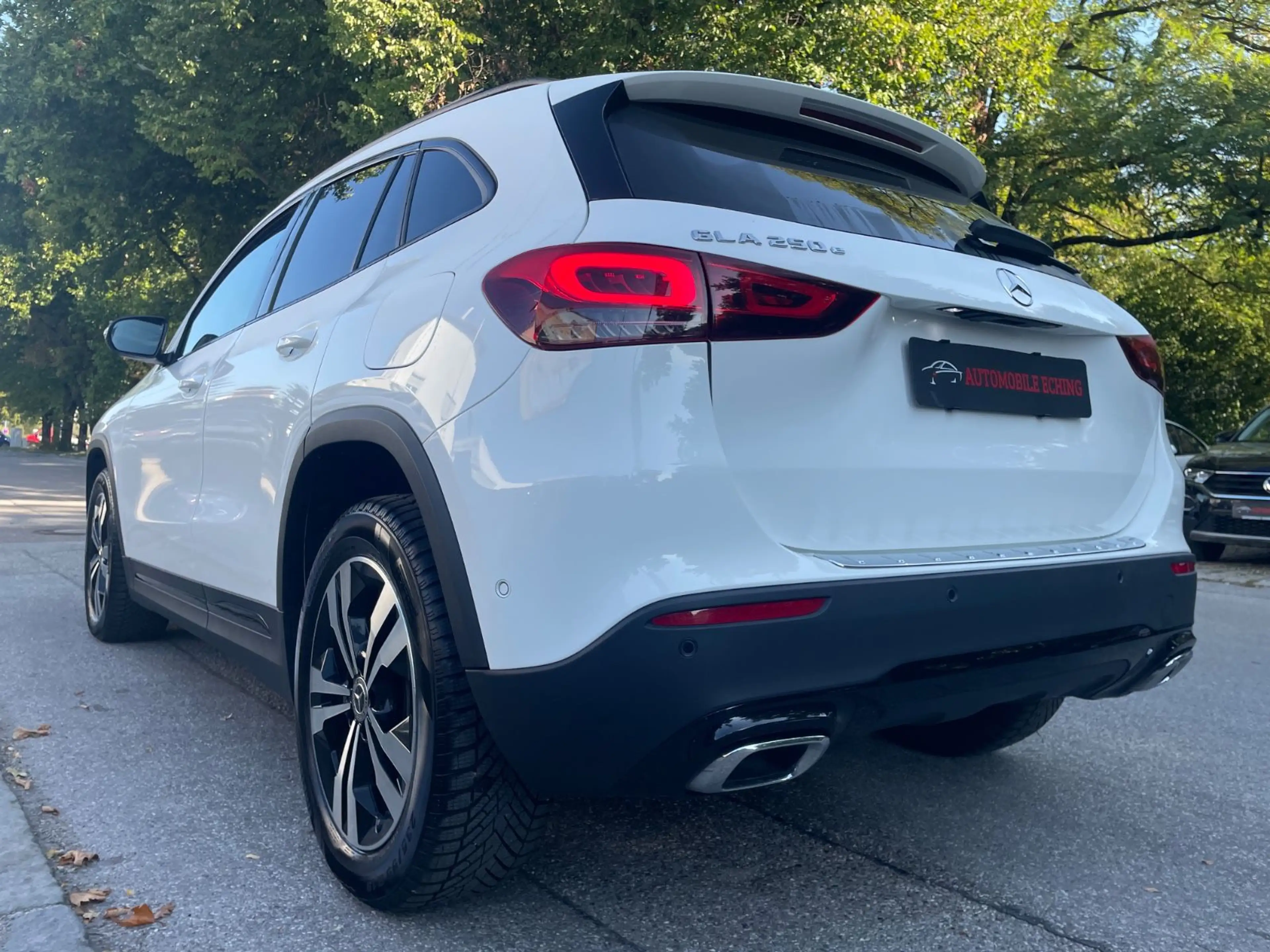 Mercedes-Benz GLA 250 e EQ*Pano*Navi*Kamera*LED*Leder*HeadUp* — photo 4