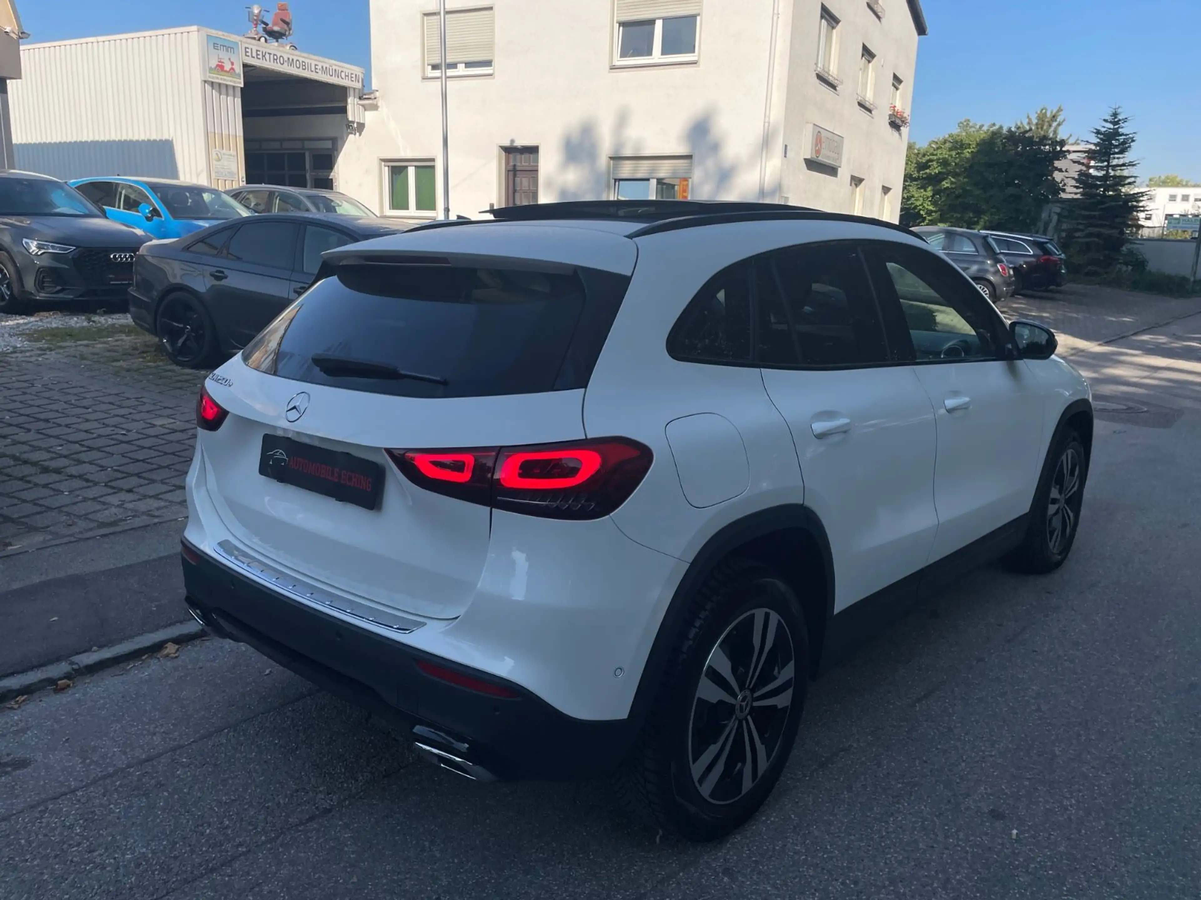 Mercedes-Benz GLA 250 e EQ*Pano*Navi*Kamera*LED*Leder*HeadUp* — photo 2