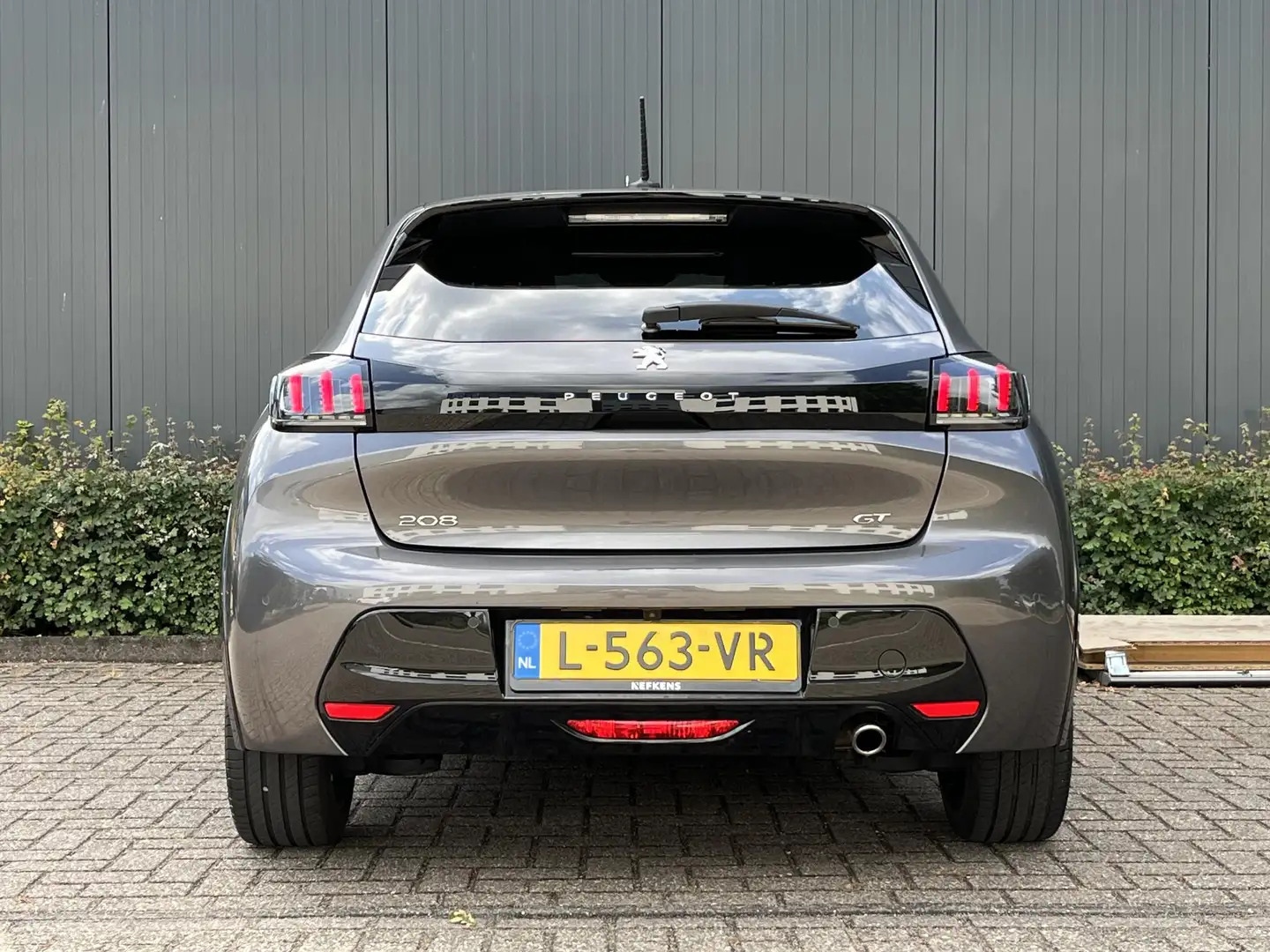 Peugeot 208 1.2 100pk GT | Panoramadak | Stoelverwarming | Nav Grijs - 2