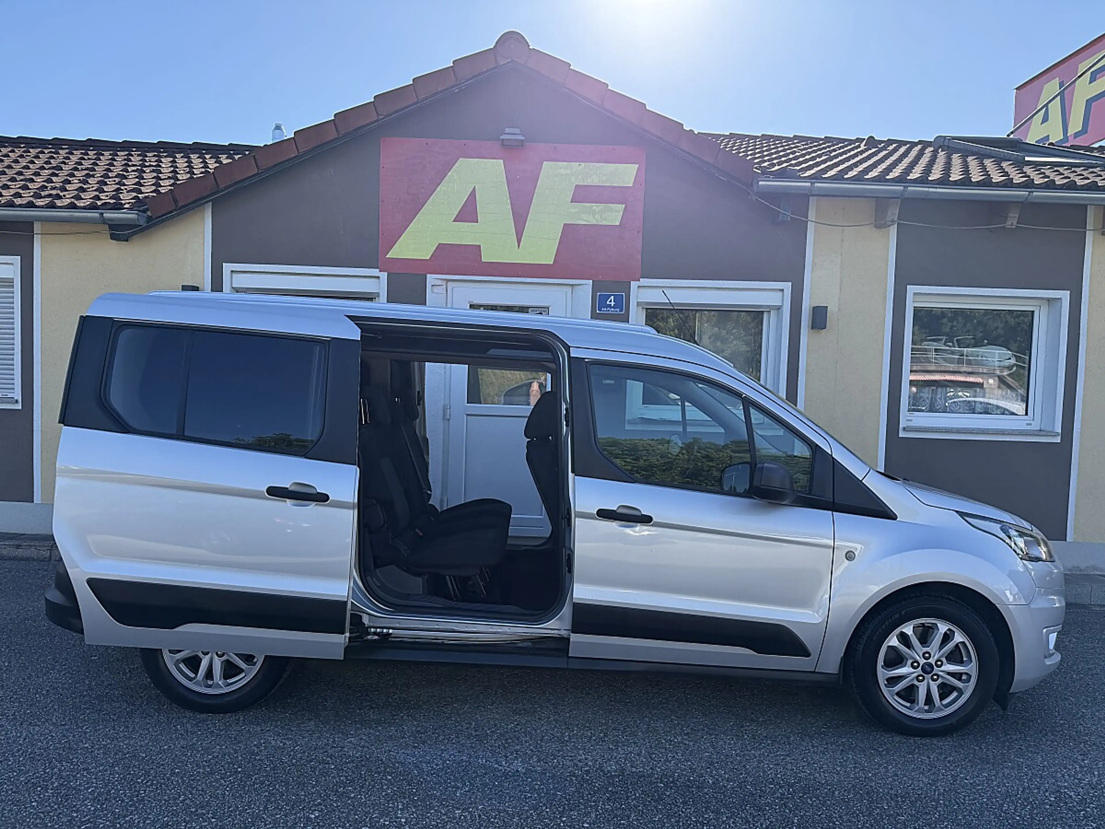 Ford Grand Tourneo Connect Trend 1,5 EcoBlue L2 | TAUSCHMOTOR — photo 9