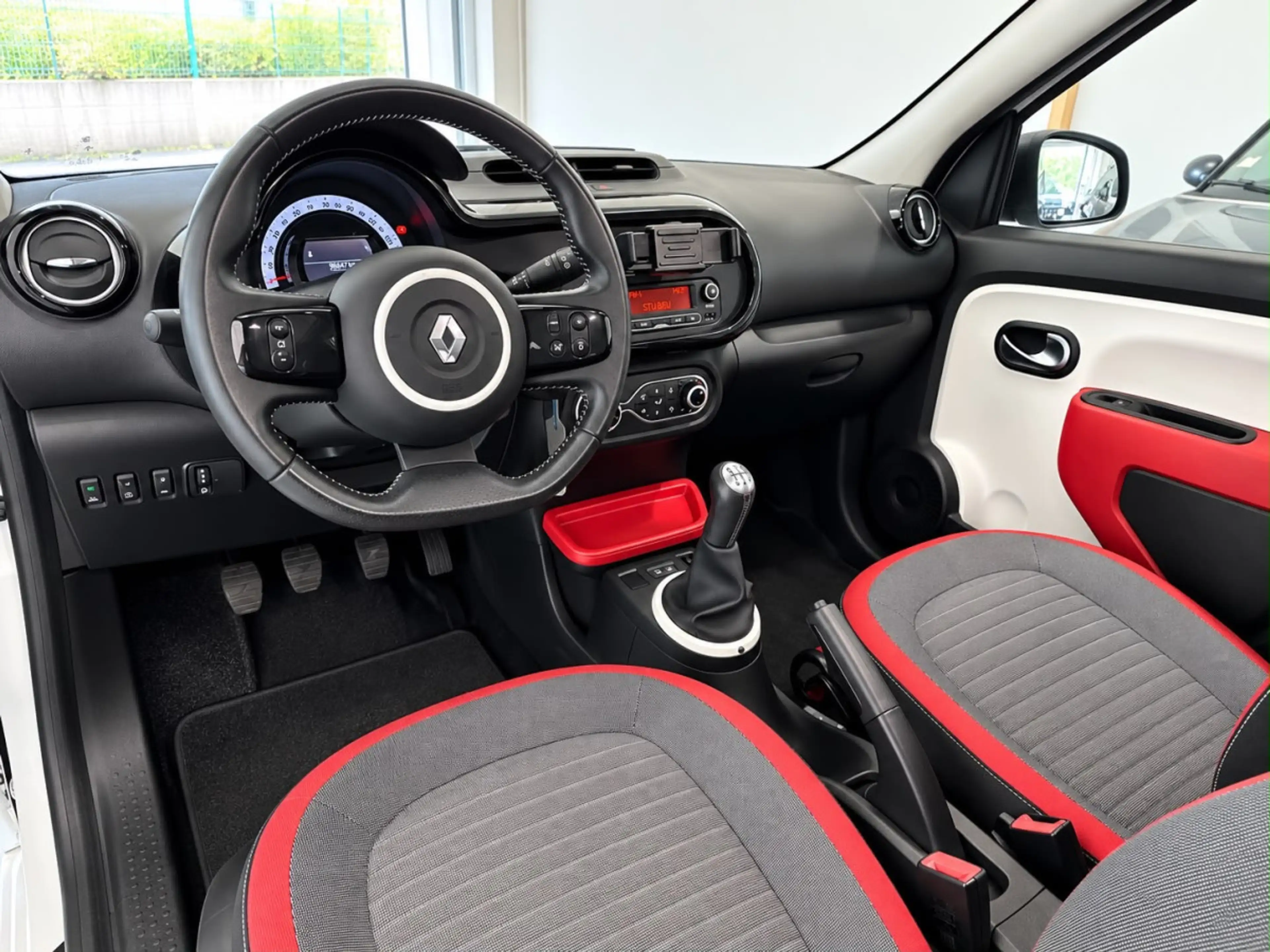 Renault Twingo 1.0 SCe Energy Pano Clim PDC — photo 5