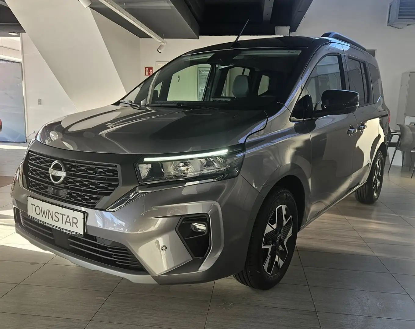 Nissan Townstar KOMBI L1 DIG-T 130 AT Tekna Grau - 1