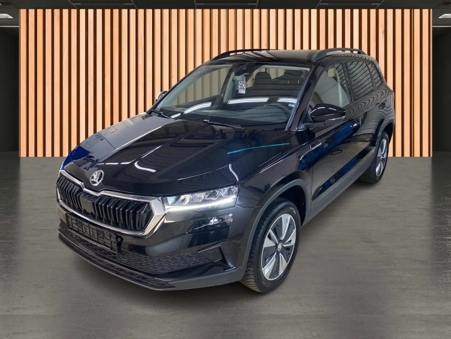Skoda Karoq 2.0 TDI DSG Executive*Navi*ACC*Kamera* Schwarz - 2