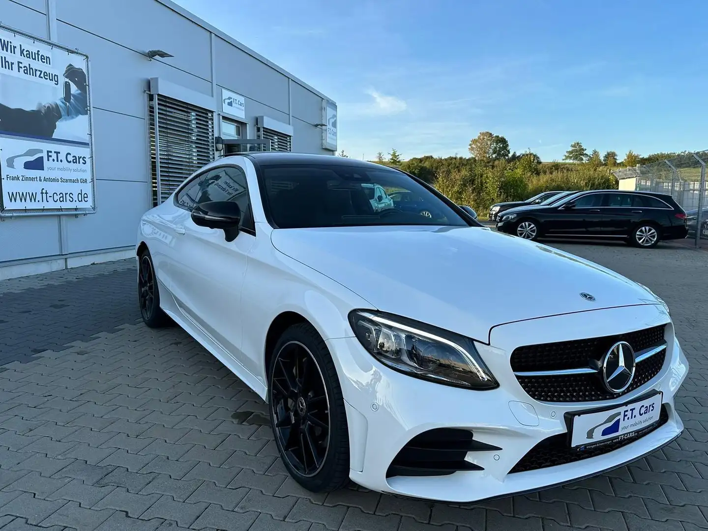 Mercedes-Benz C 400 Coupé 4Matic AMG Sportpaket Pano/Multi-LED Weiß - 1