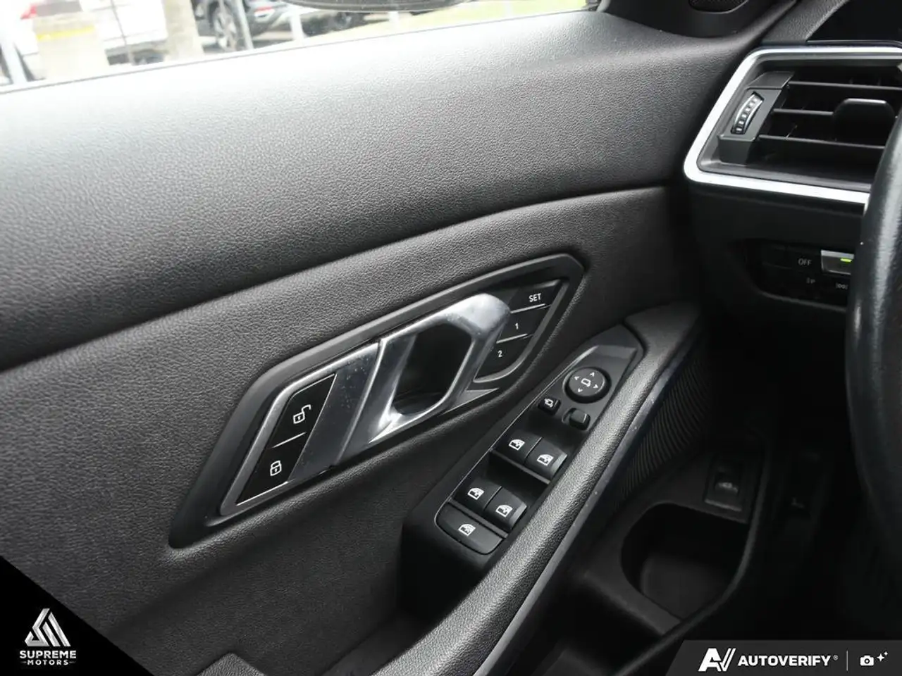 BMW 3 Series photo BMW 3 Series