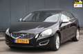 Volvo S60 1.6 T3 Kinetic navigatie/Parkeersensor/17"inch lmv Zwart - thumbnail 1