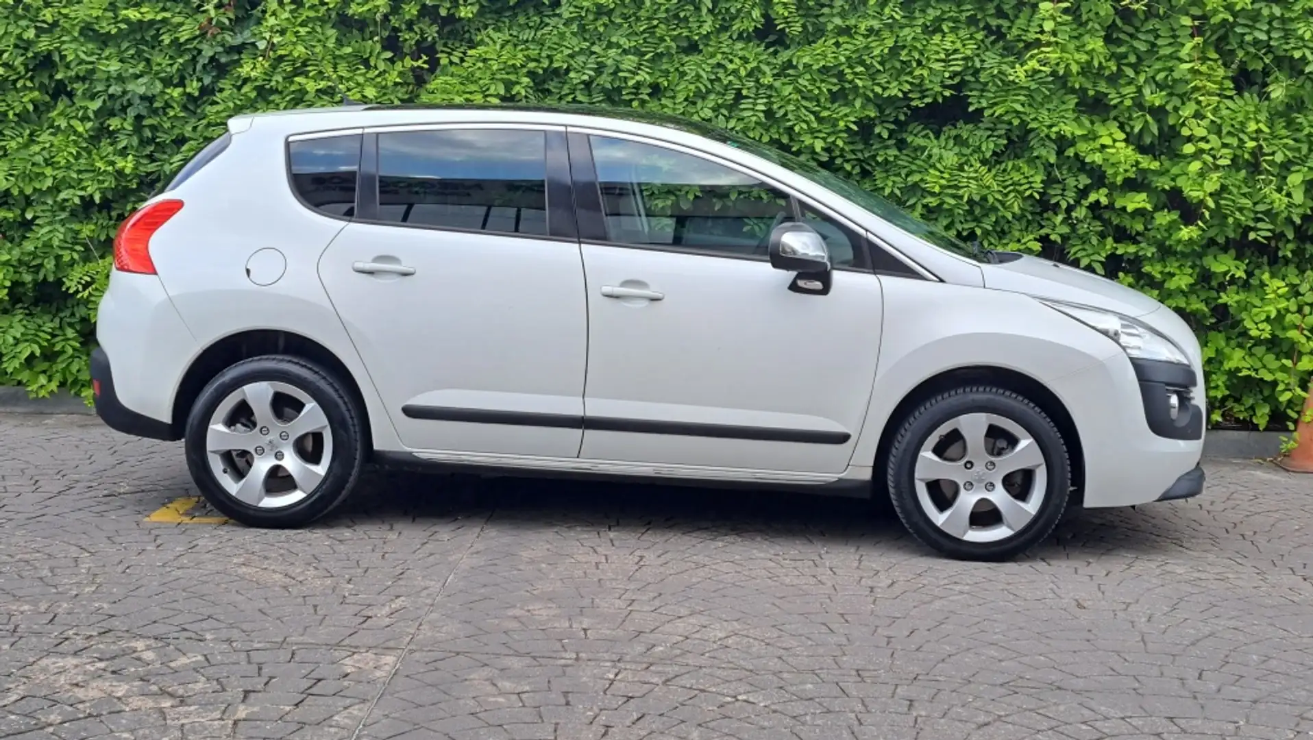 Peugeot 3008 1.6HDI Active 115 Blanco - 2