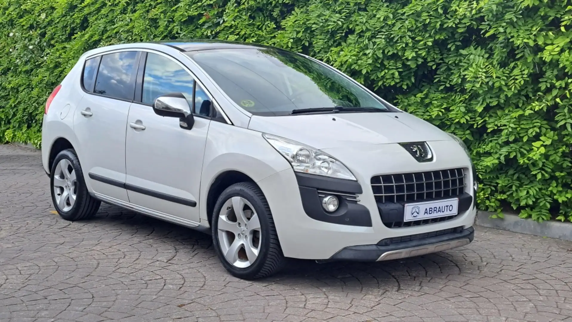 Peugeot 3008 1.6HDI Active 115 Blanco - 1