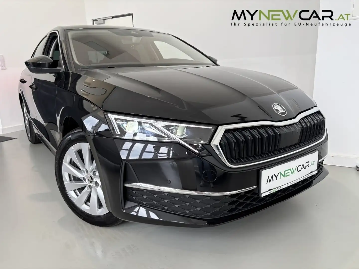 Skoda Octavia Selection 1,5 TSI mHEV DSG | Lounge Matrix ACC Schwarz - 1
