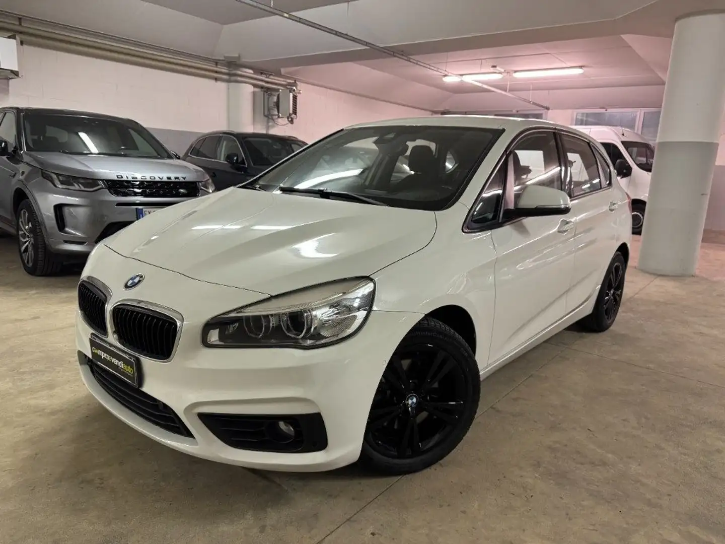BMW 220 i Active Tourer Advantage Weiß - 2